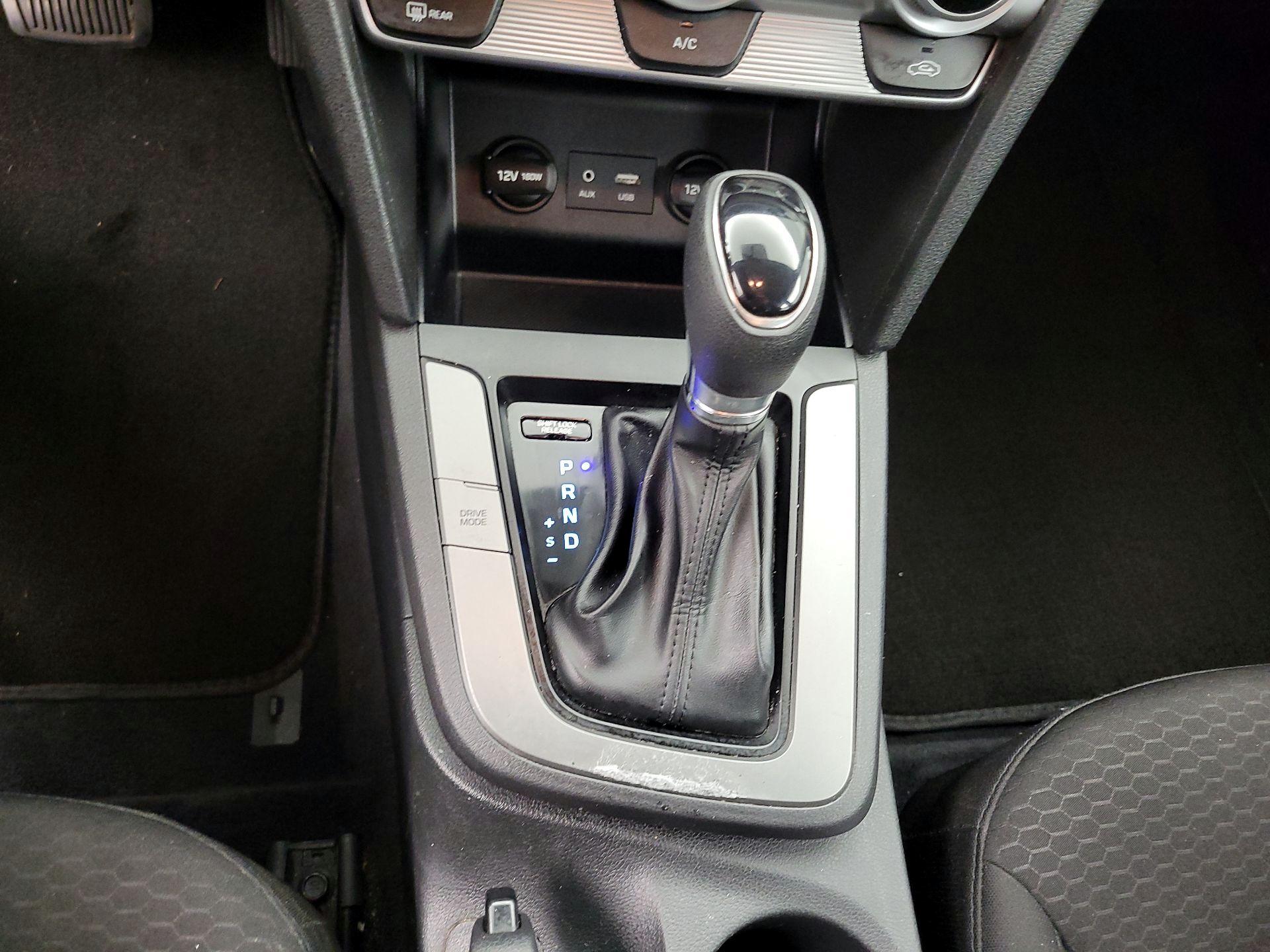 Thumbnail: 2019 Hyundai Elantra - 17