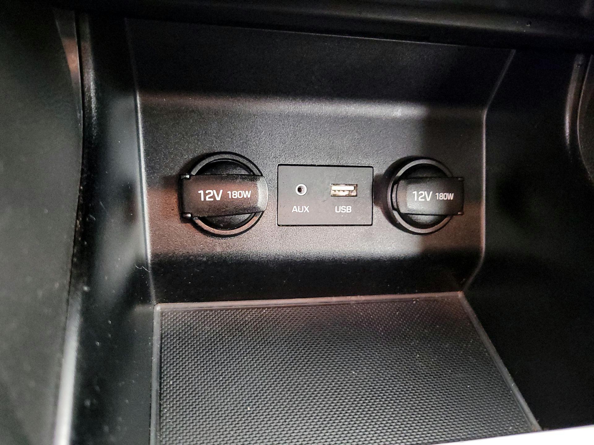 Thumbnail: 2019 Hyundai Elantra - 18