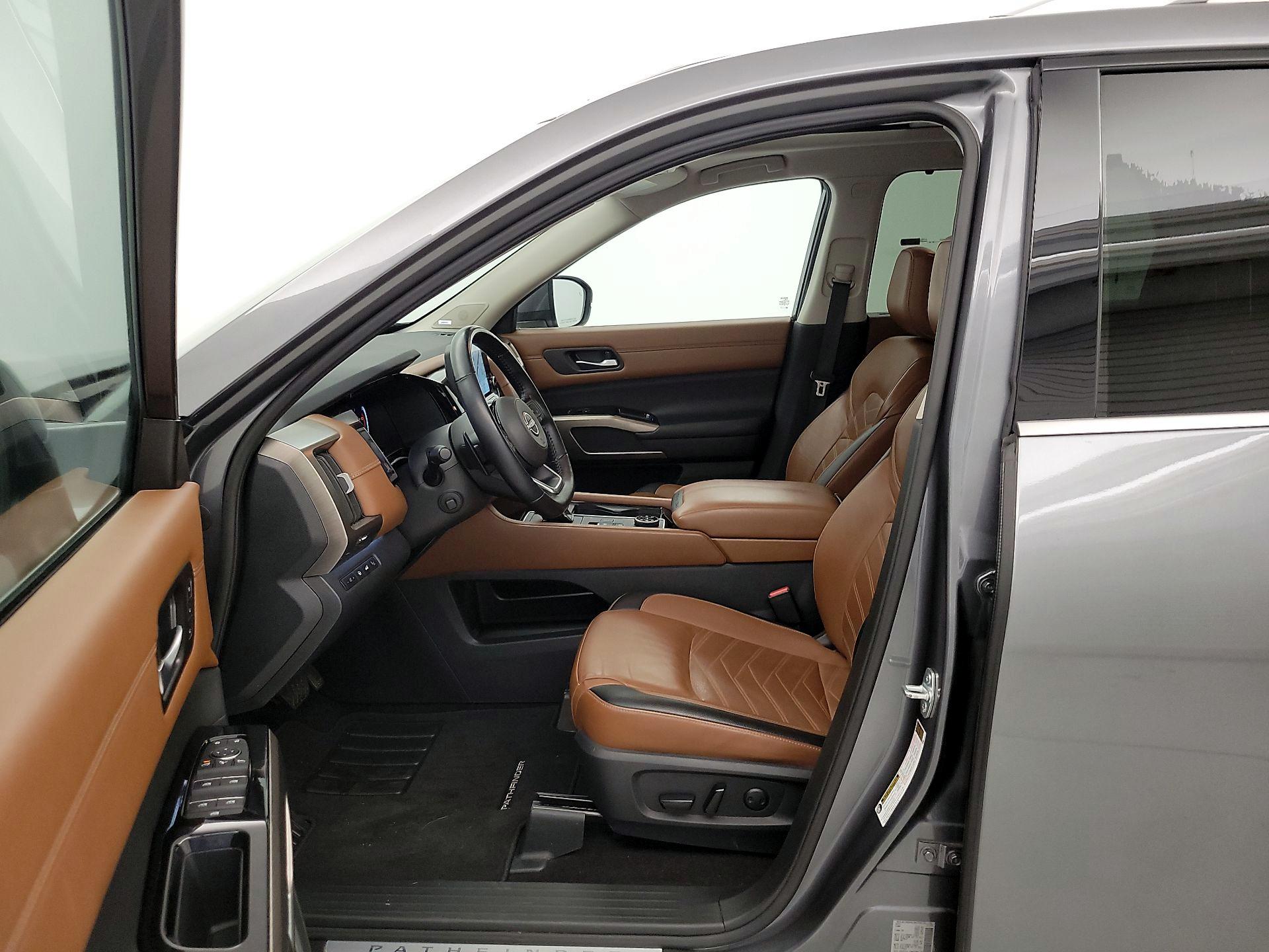 Thumbnail: 2023 Nissan Pathfinder - 11