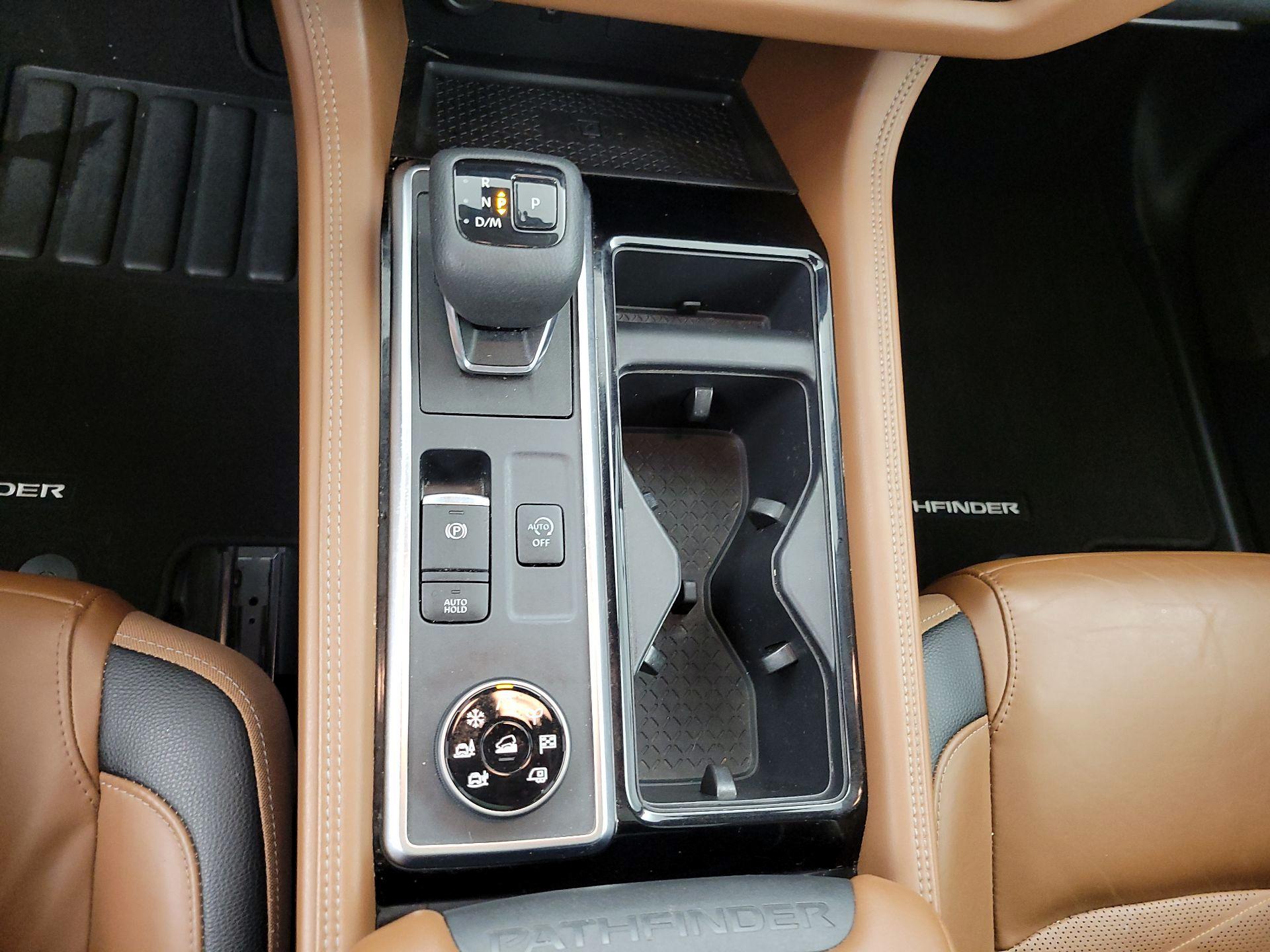 Thumbnail: 2023 Nissan Pathfinder - 18