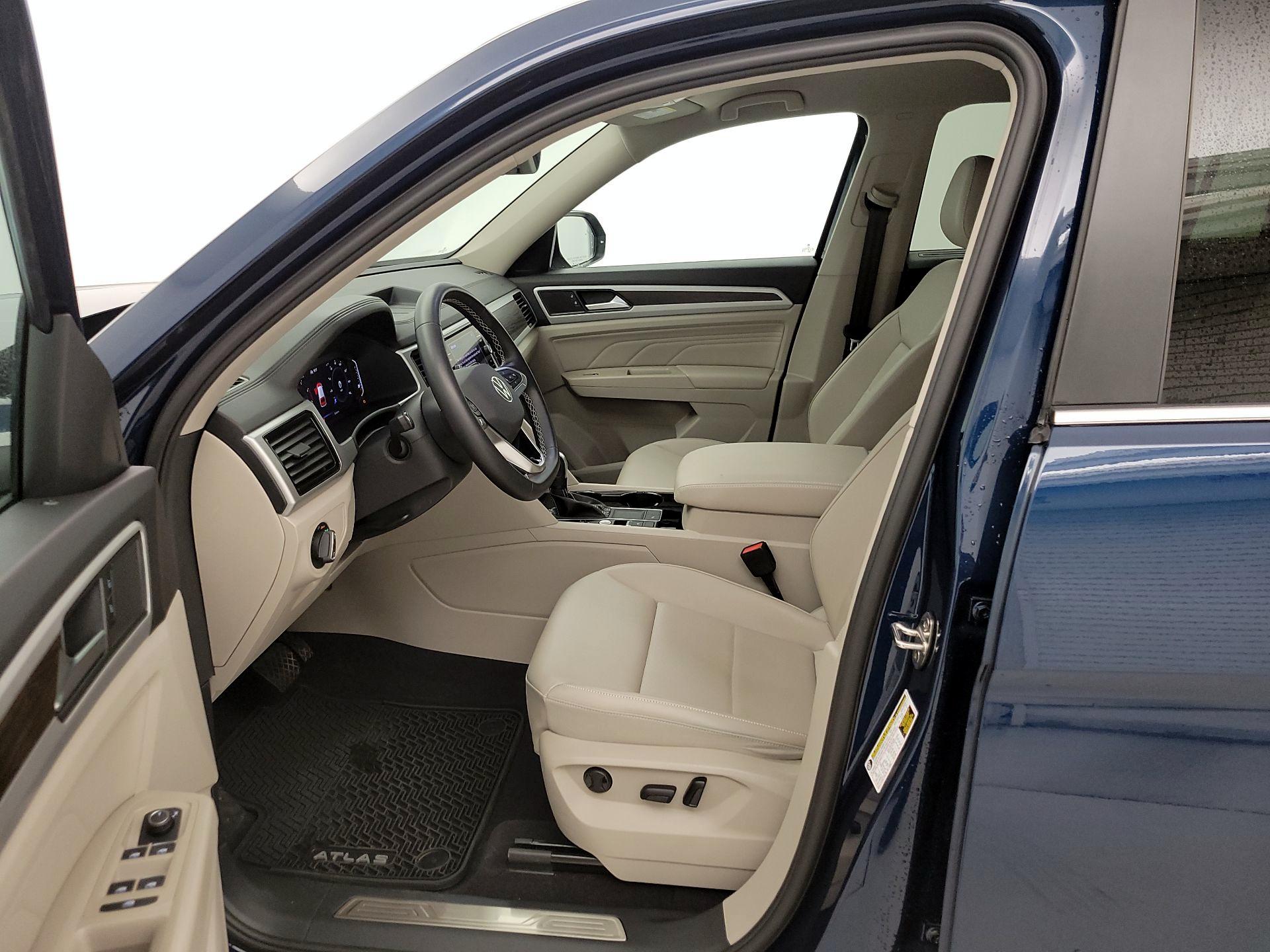 Thumbnail: 2023 Volkswagen Atlas - 11