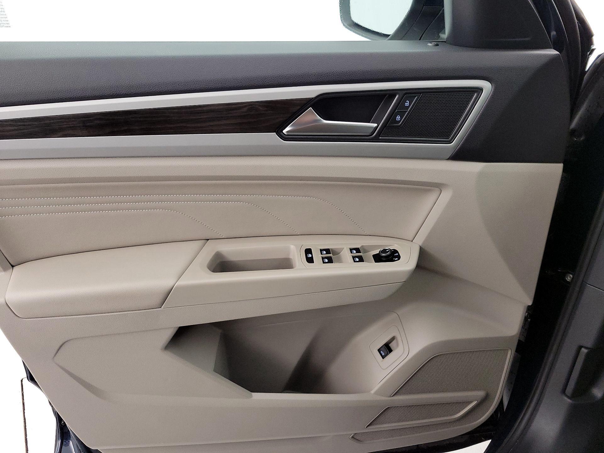 Thumbnail: 2023 Volkswagen Atlas - 12