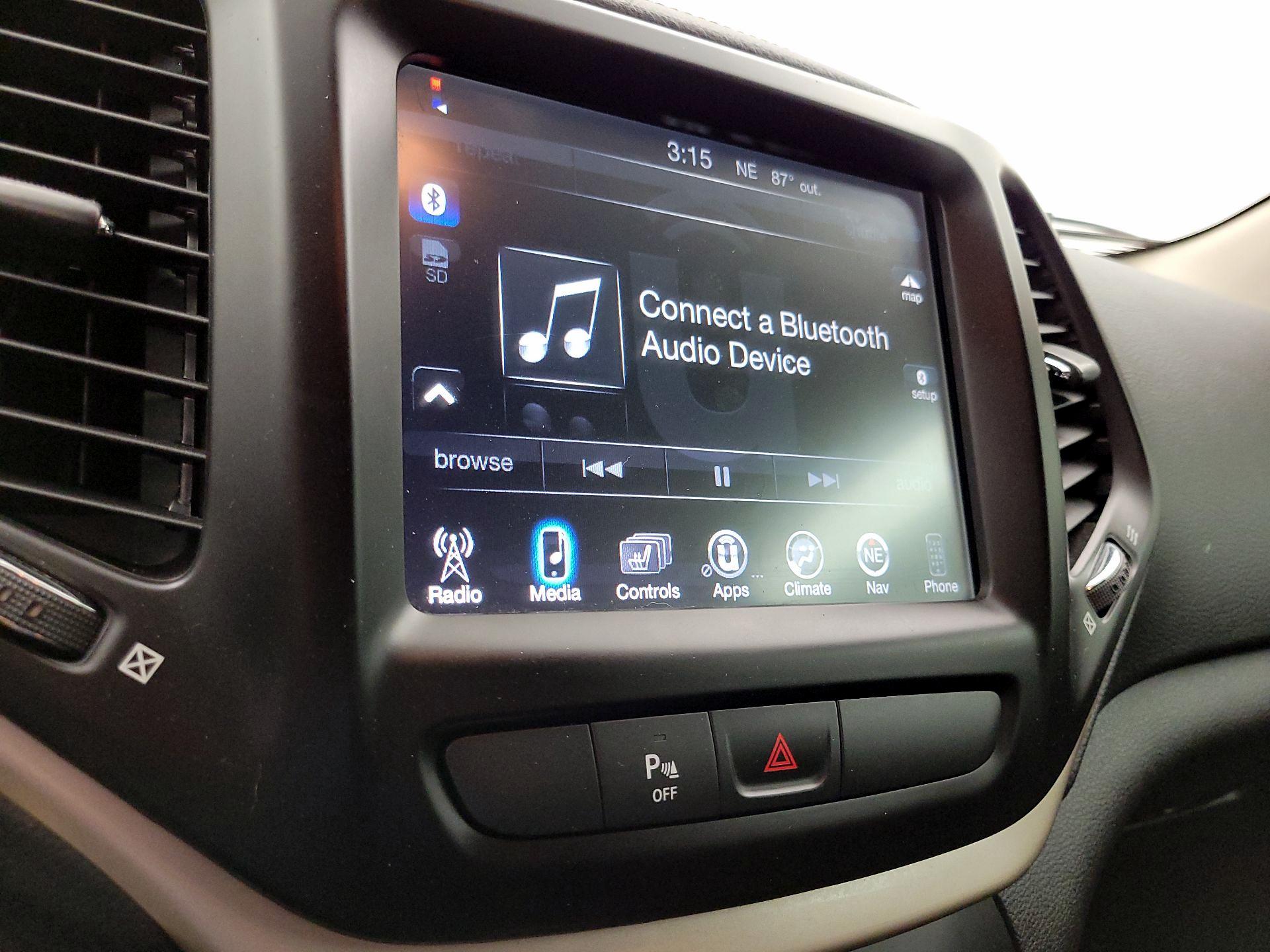 Thumbnail: 2017 Jeep Cherokee - 16