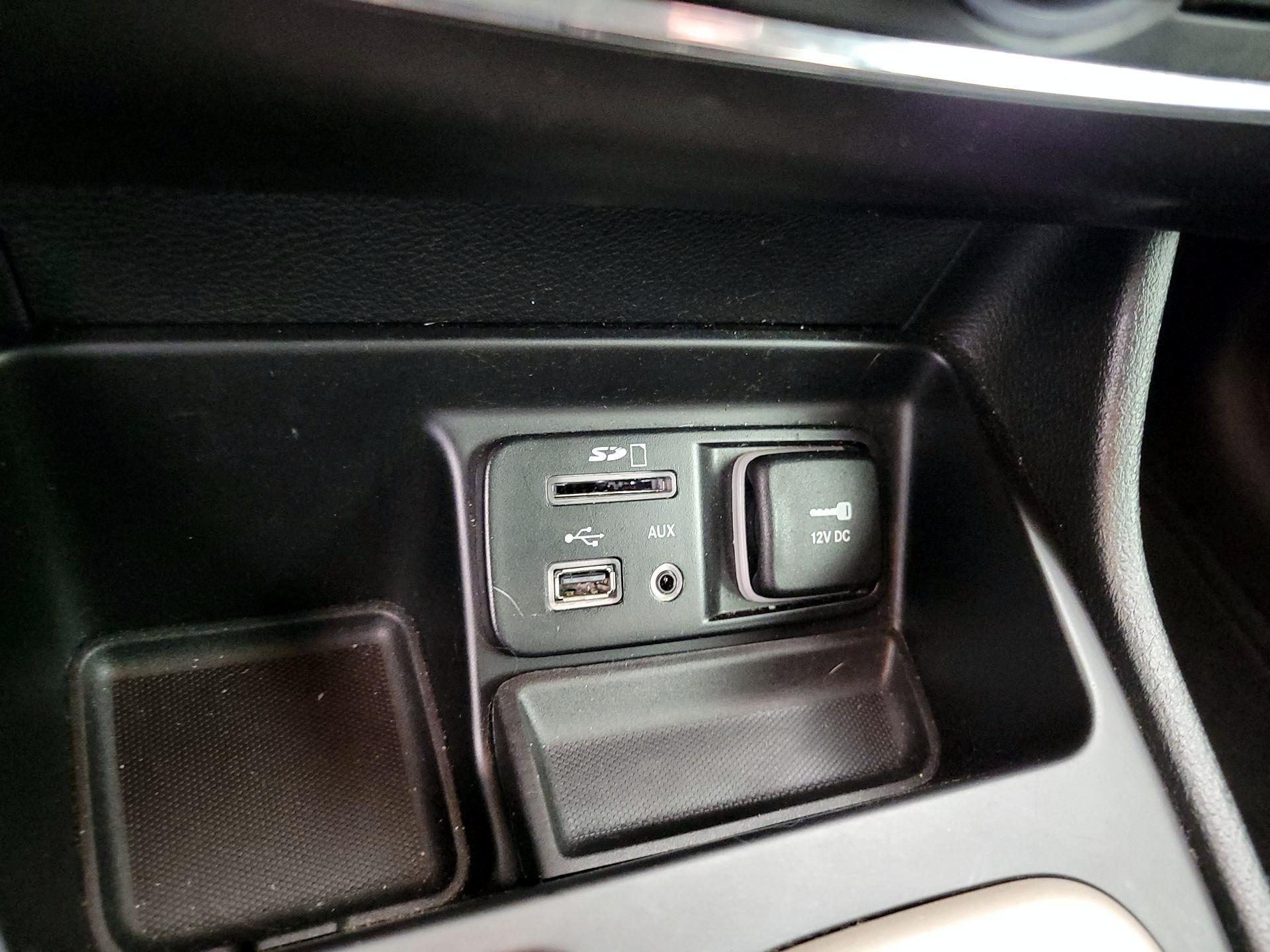 Thumbnail: 2017 Jeep Cherokee - 19