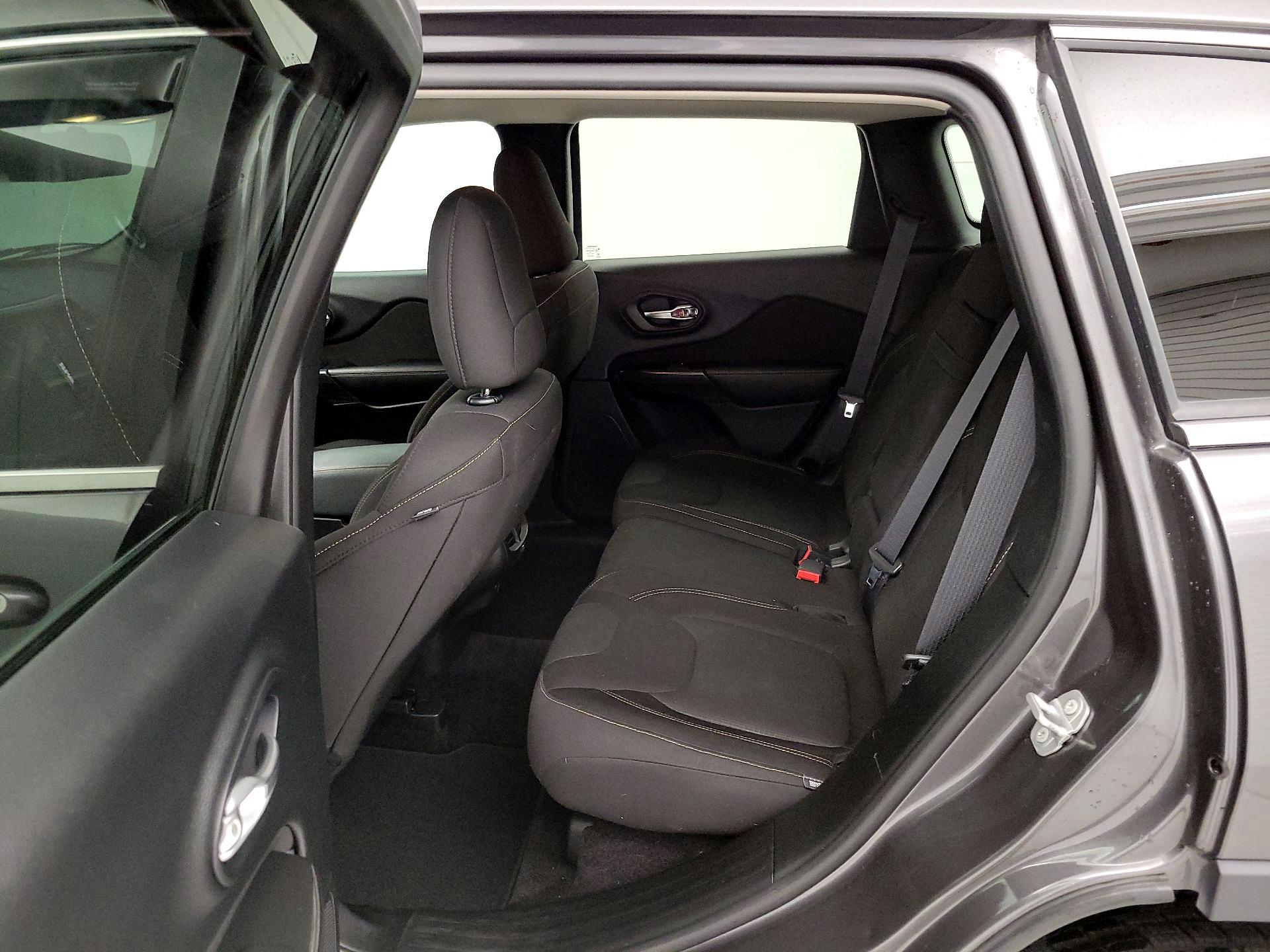 Thumbnail: 2017 Jeep Cherokee - 20