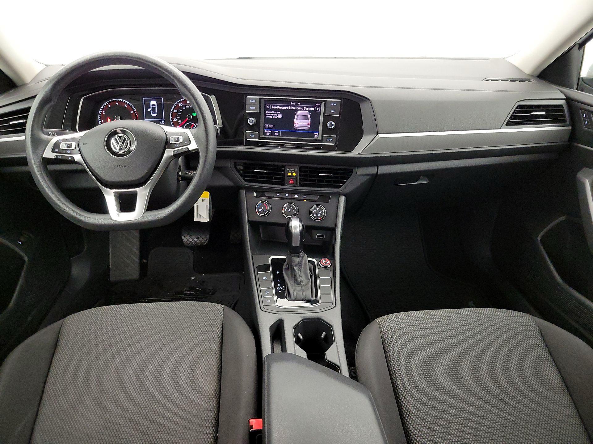 Thumbnail: 2019 Volkswagen Jetta - 9