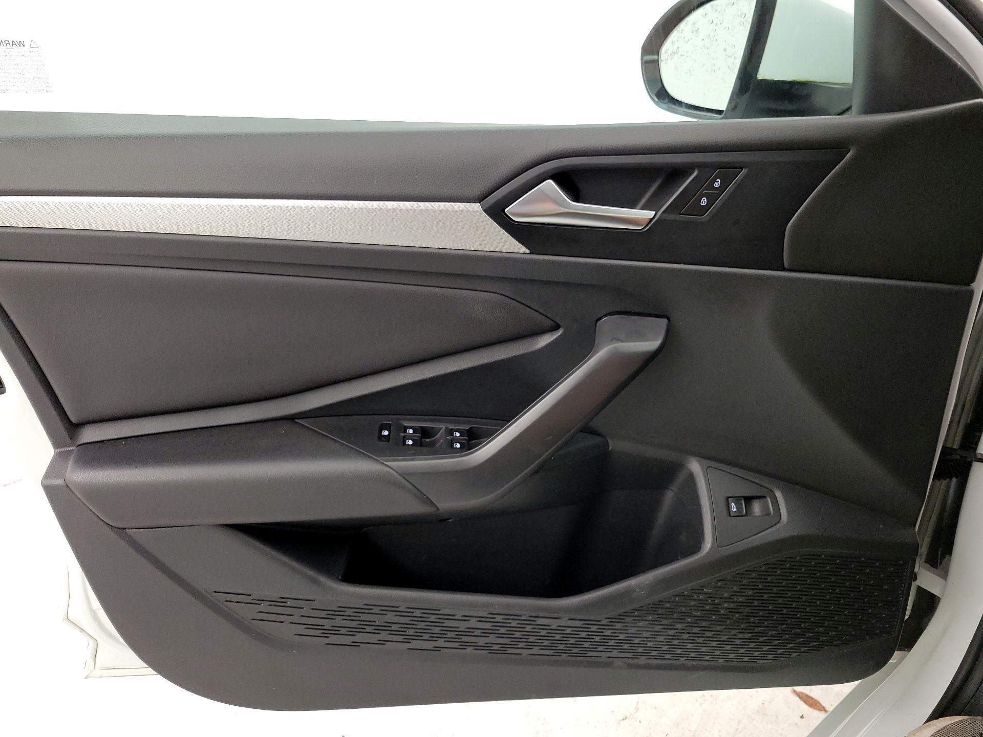 Thumbnail: 2019 Volkswagen Jetta - 12