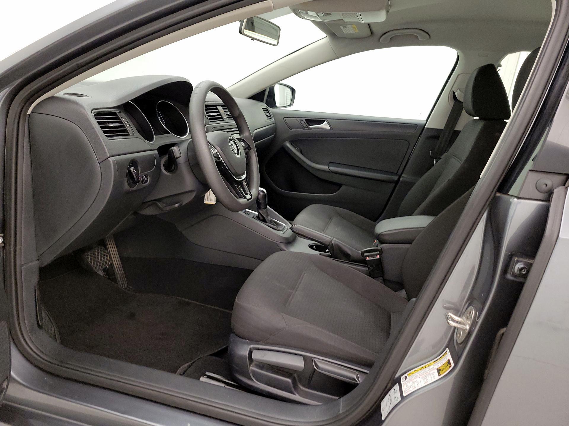 Thumbnail: 2016 Volkswagen Jetta - 11