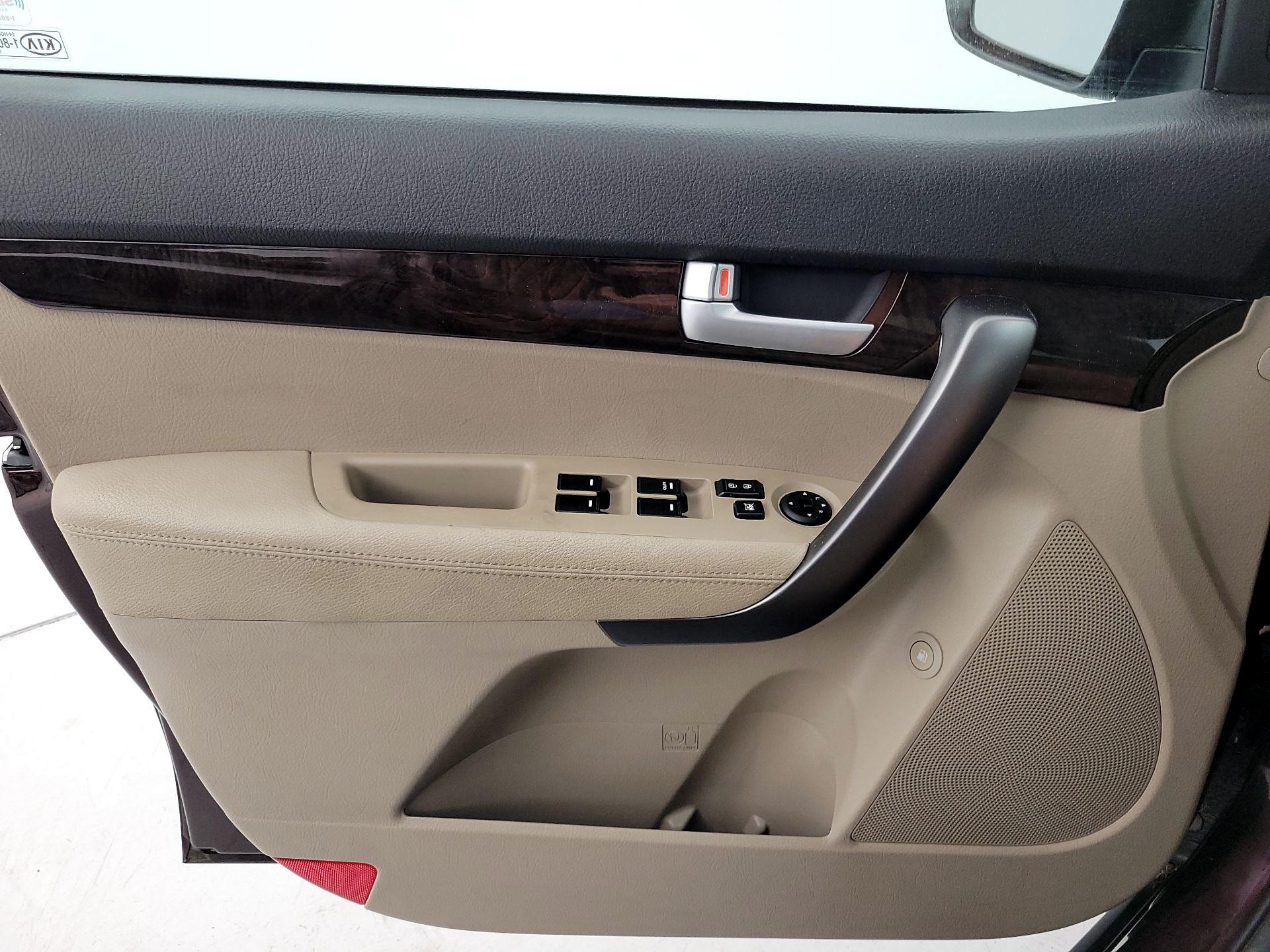 Thumbnail: 2015 Kia Sorento - 12