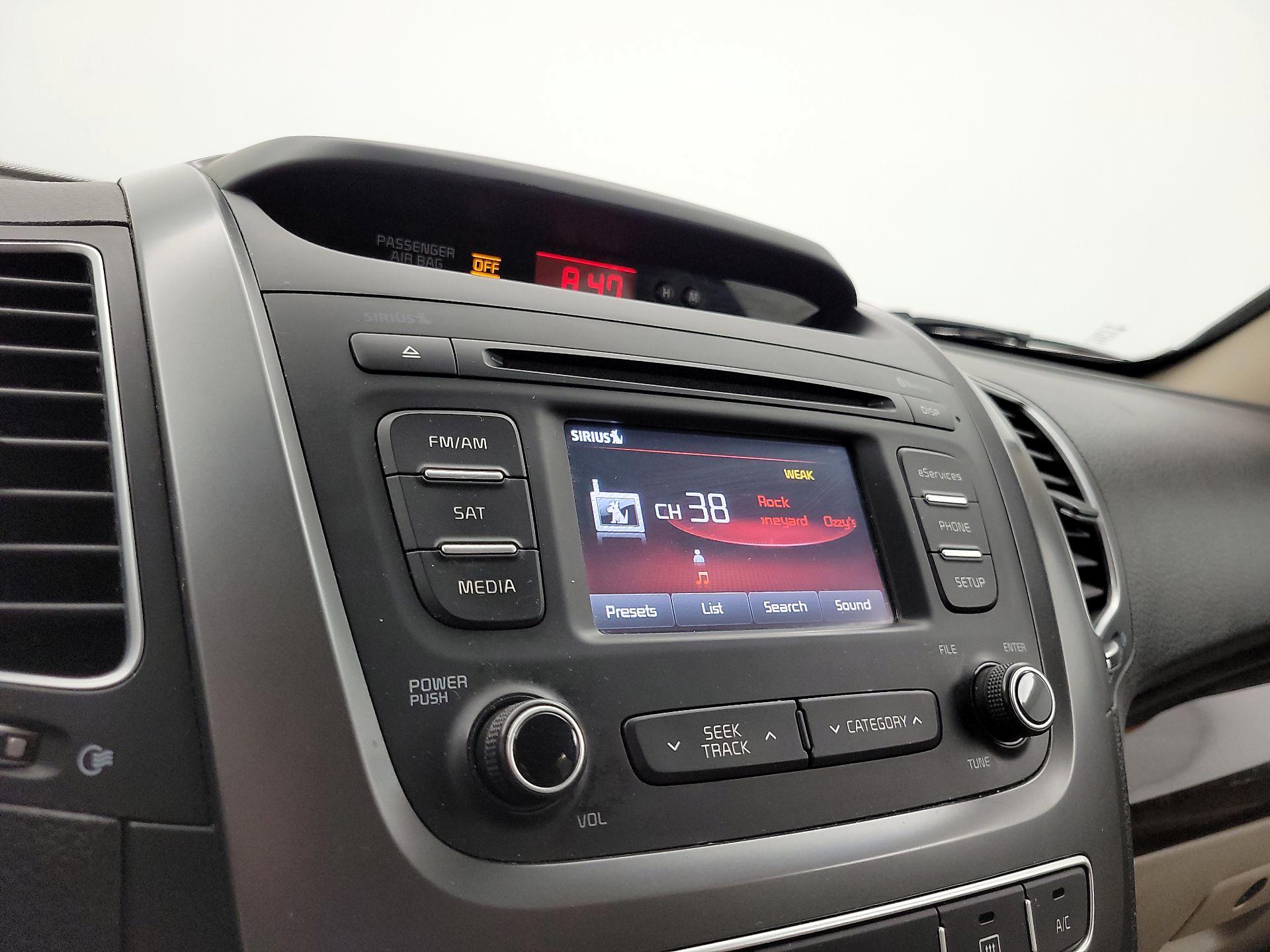 Thumbnail: 2015 Kia Sorento - 15