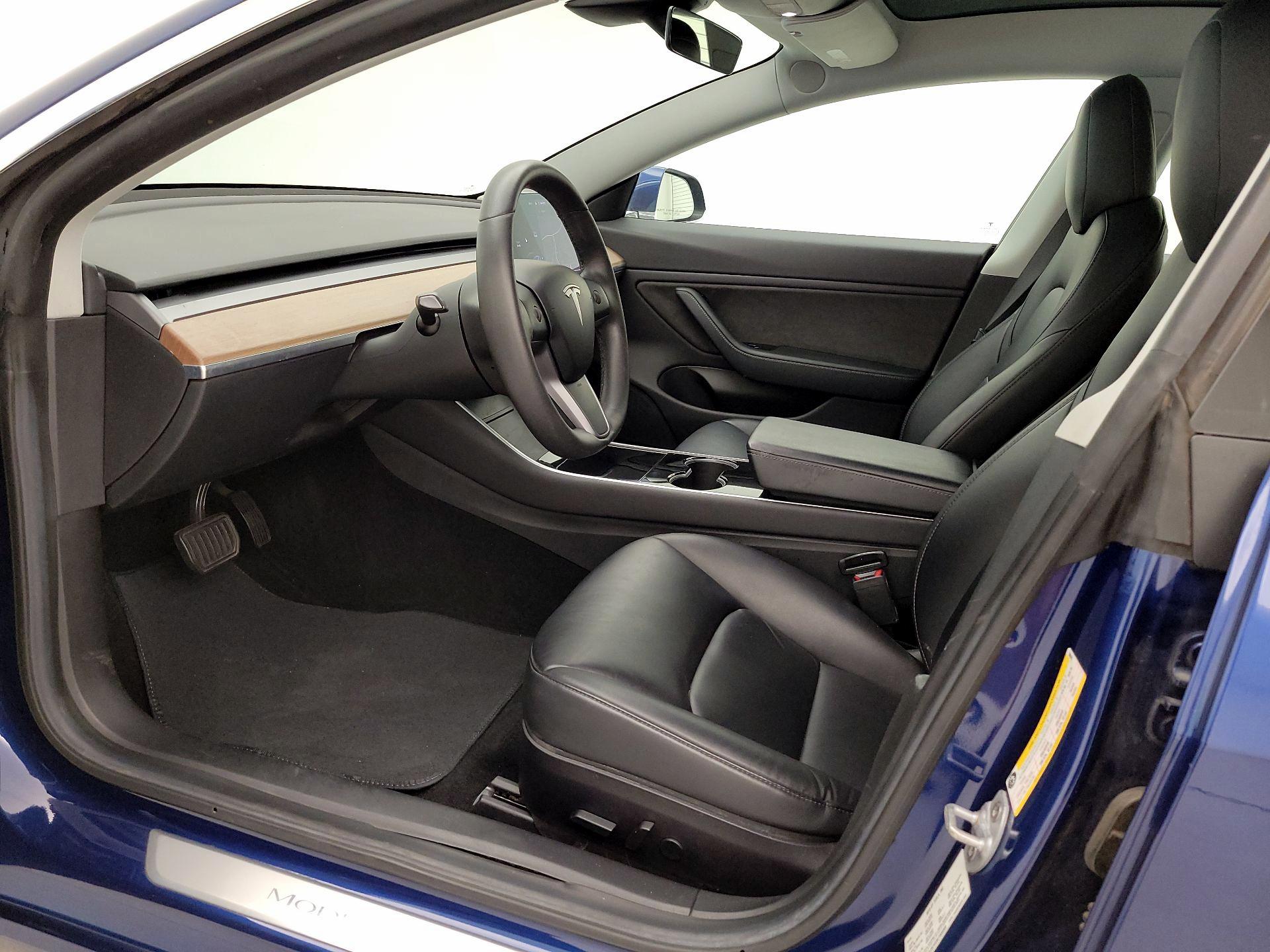 Thumbnail: 2020 Tesla Model 3 - 11