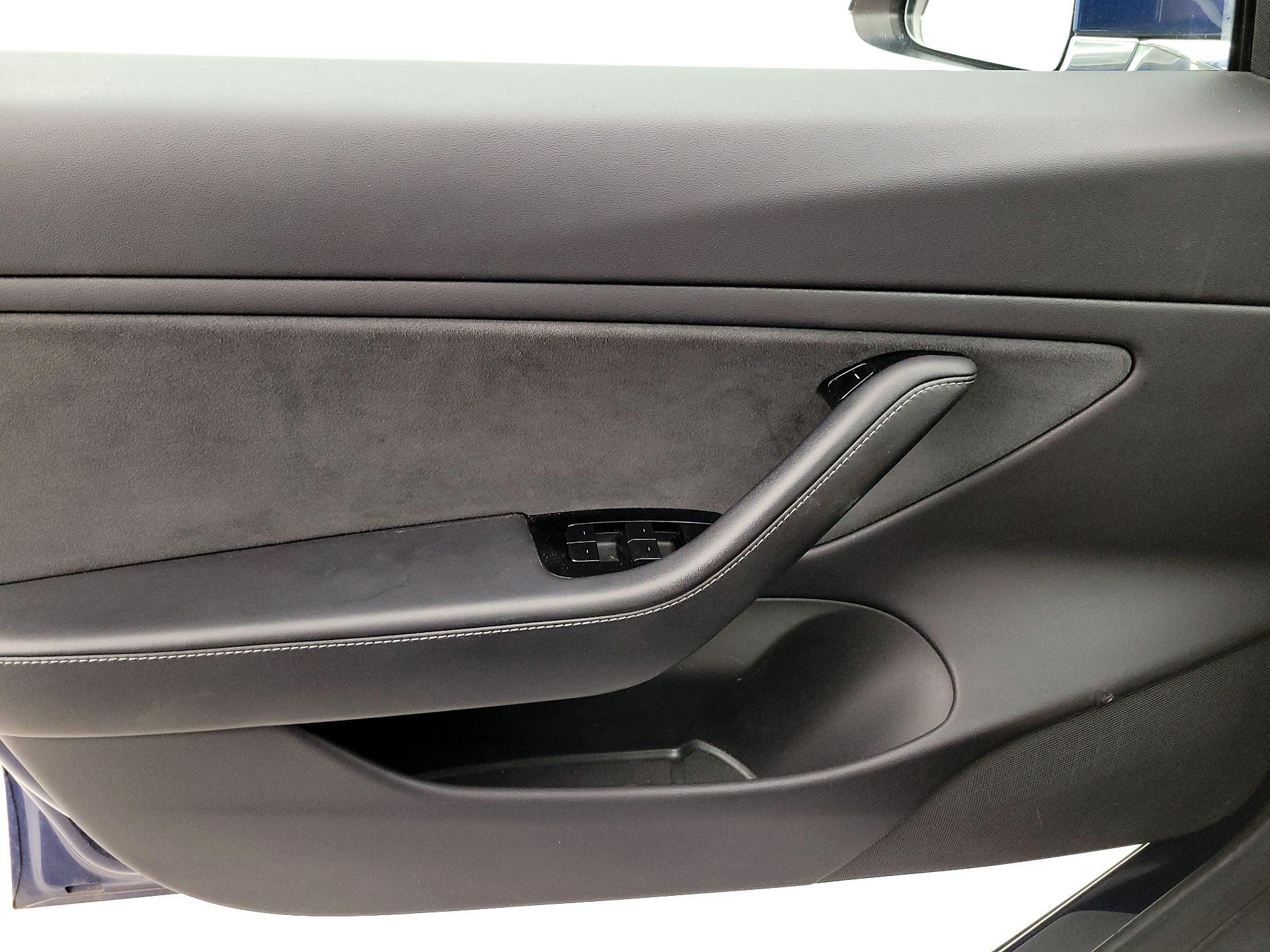 Thumbnail: 2020 Tesla Model 3 - 12