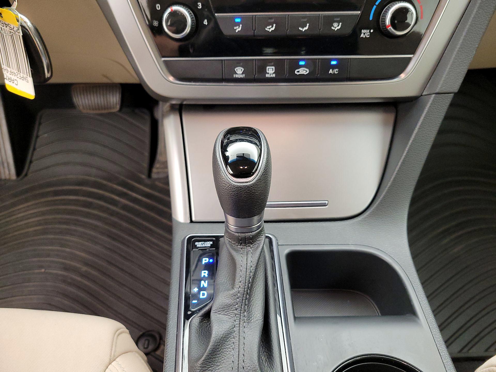 Thumbnail: 2017 Hyundai Sonata - 17