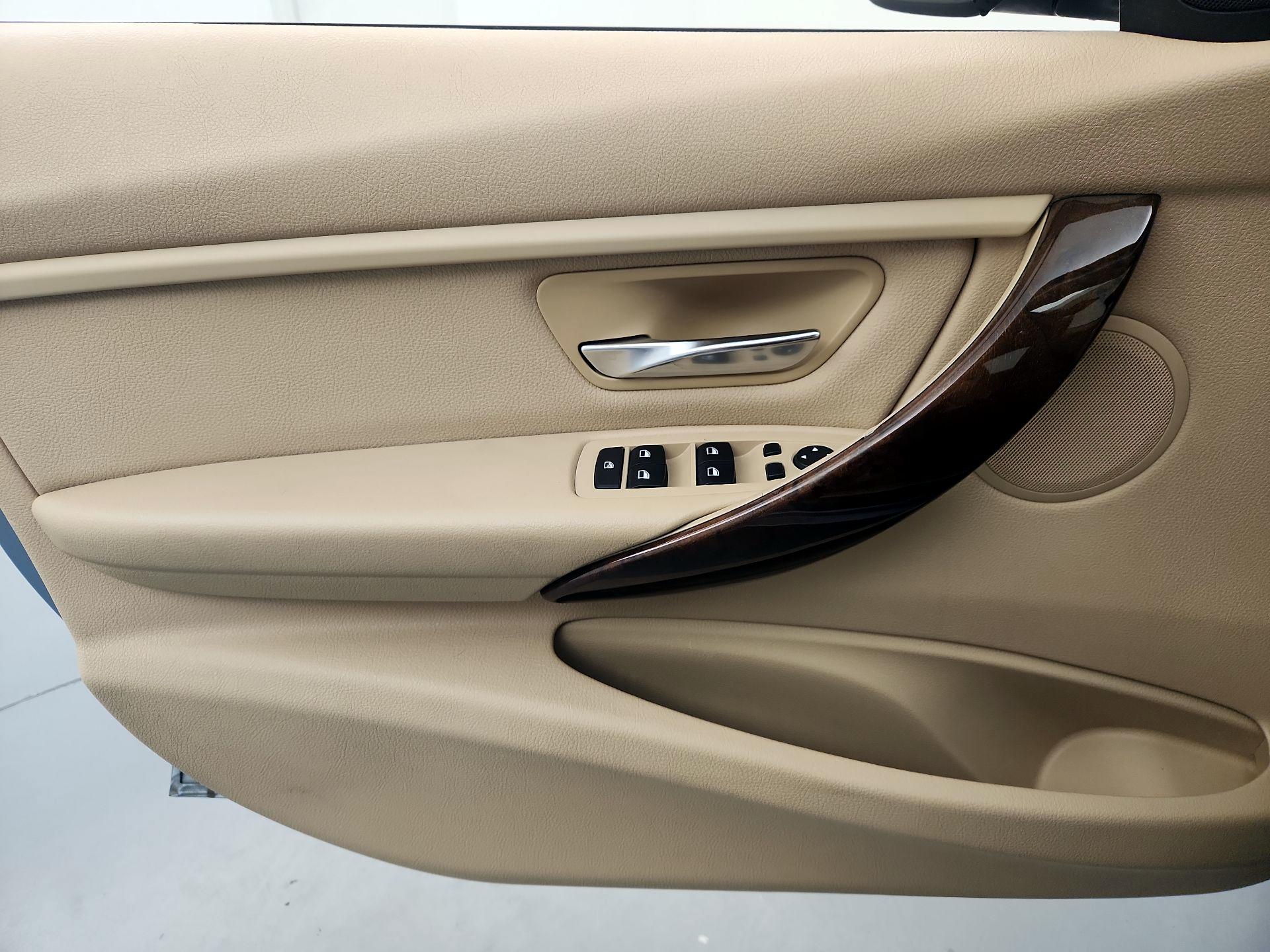 Thumbnail: 2014 BMW 3 Series - 12