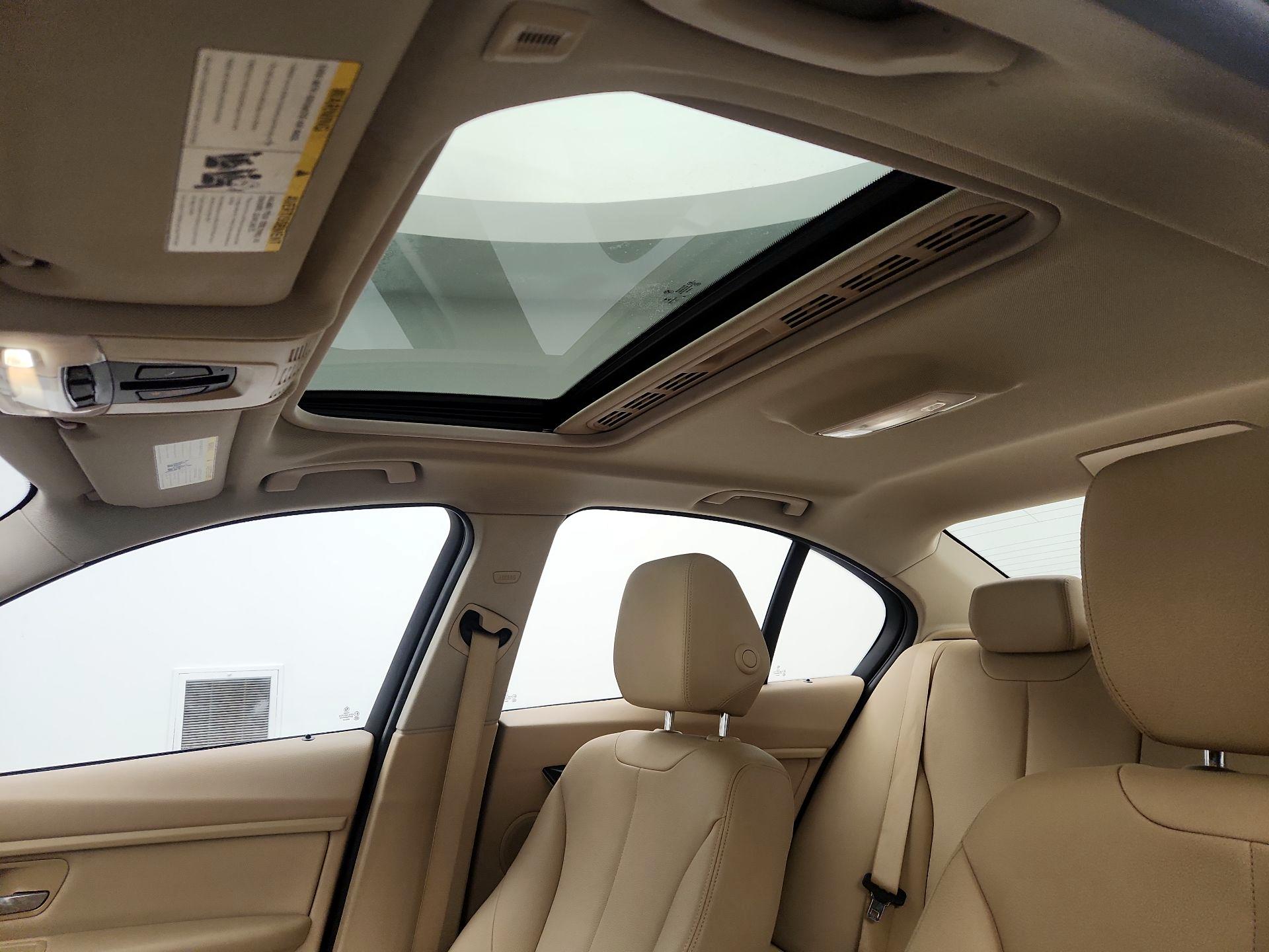 Thumbnail: 2014 BMW 3 Series - 18