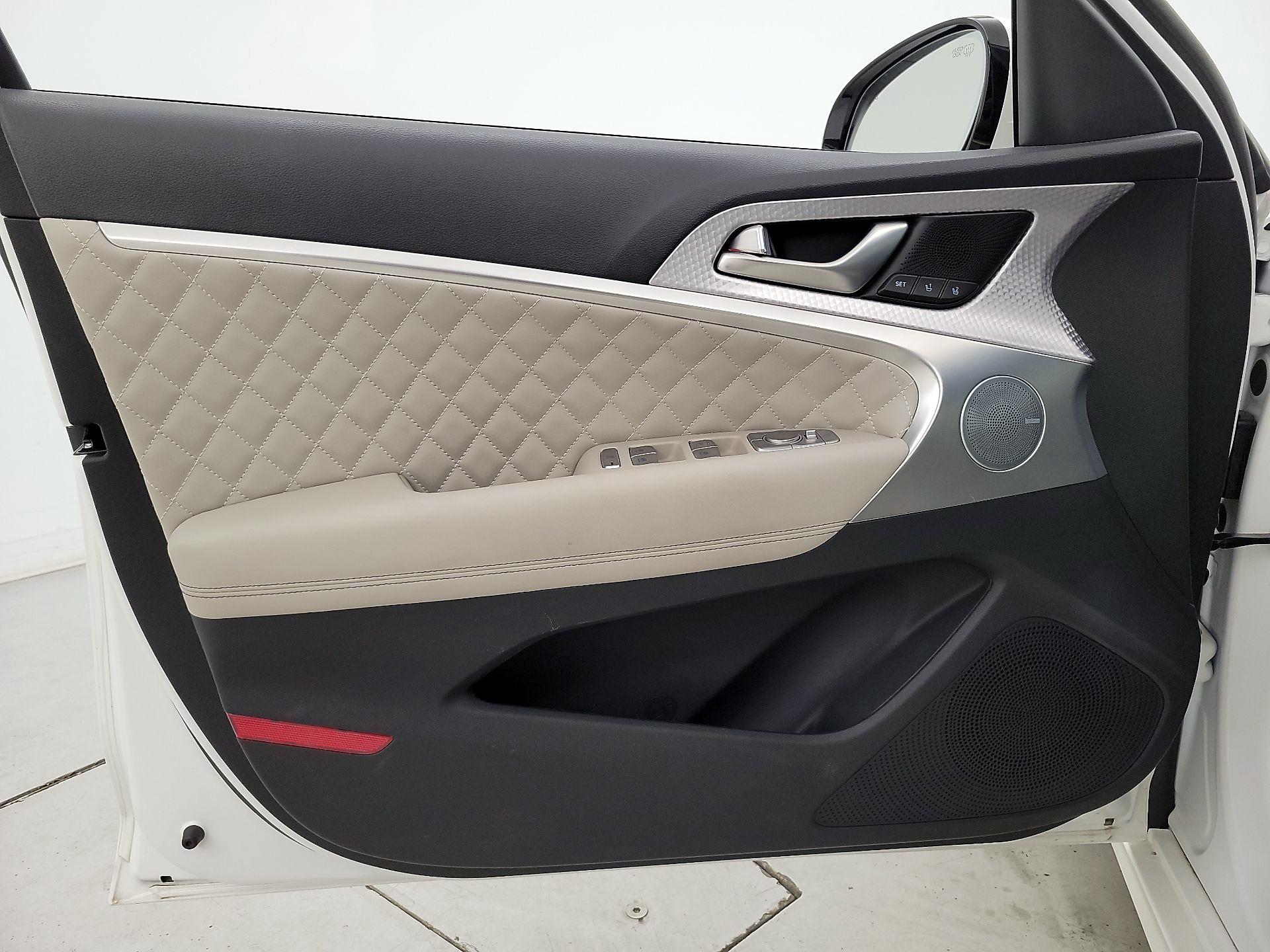 Thumbnail: 2023 Genesis G70 - 12