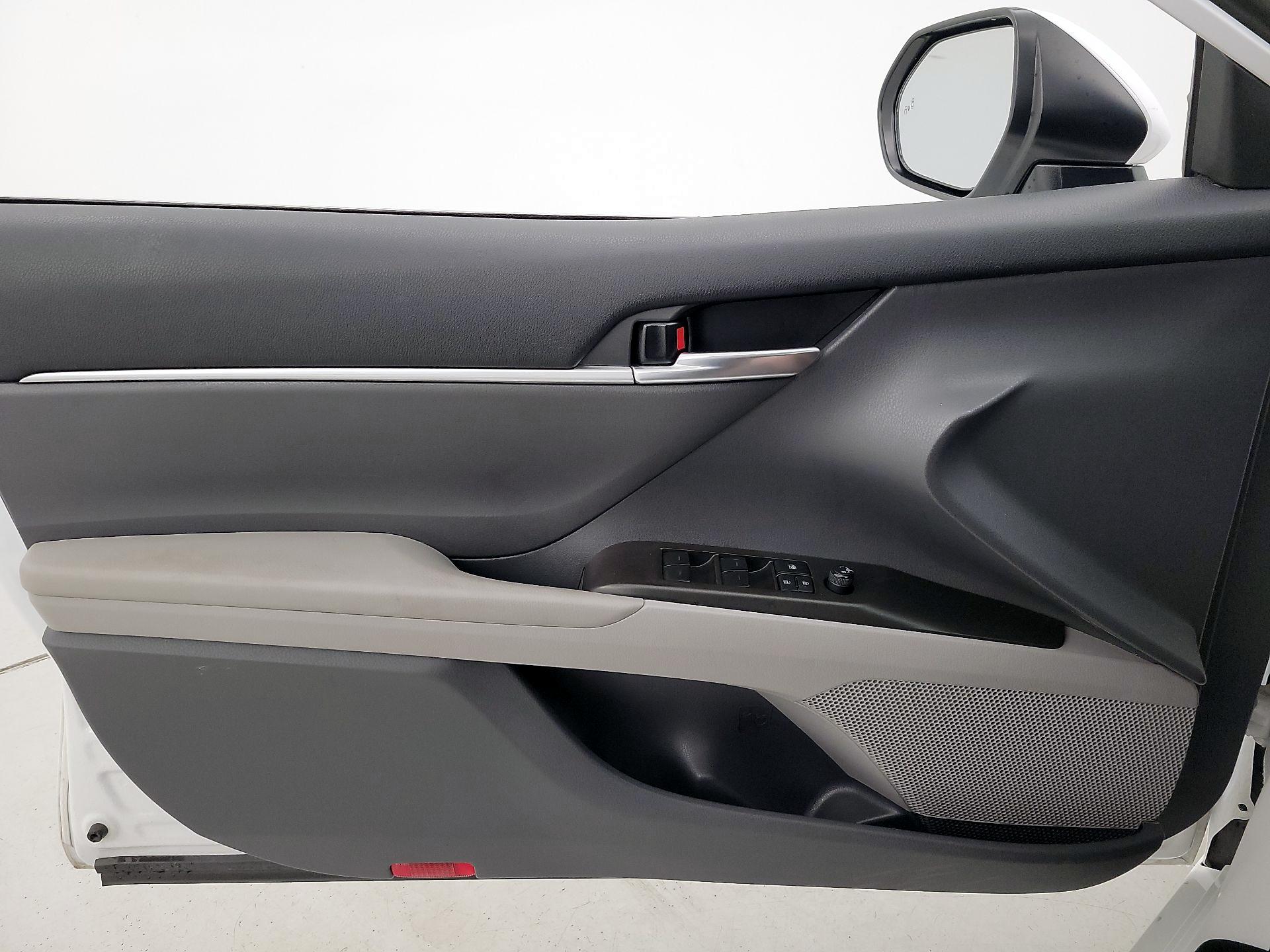 Thumbnail: 2023 Toyota Camry - 12