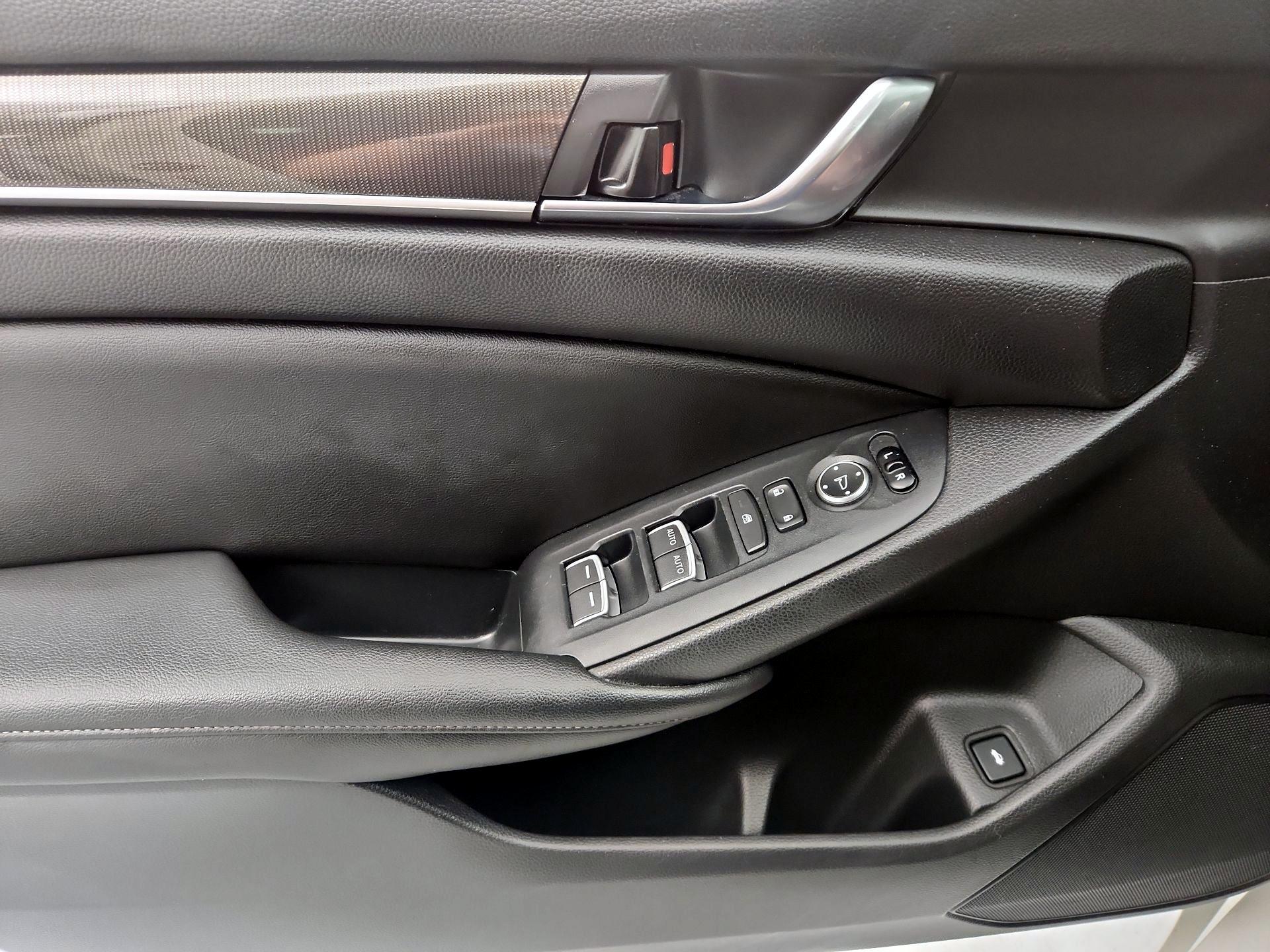 Thumbnail: 2019 Honda Accord - 12