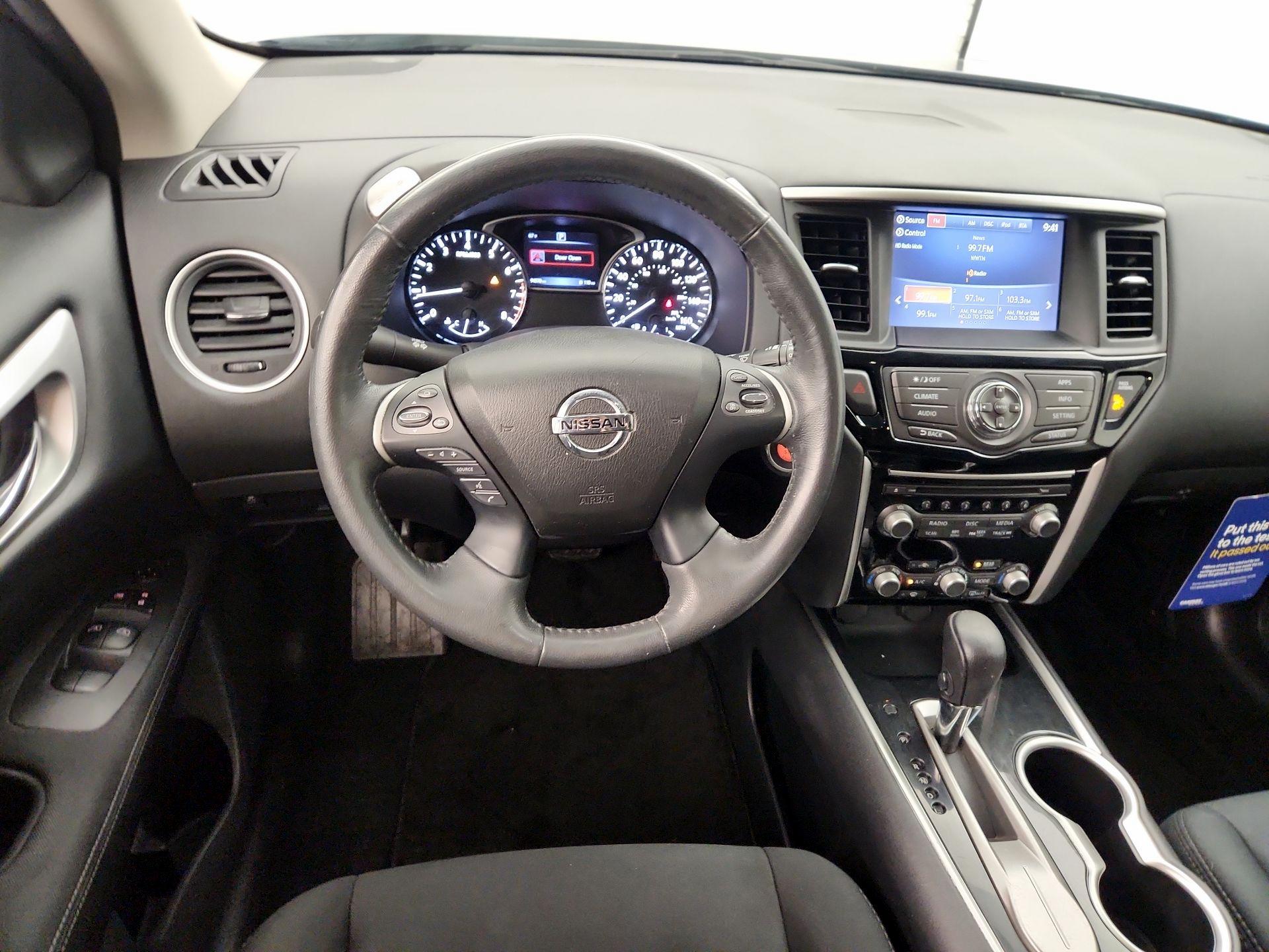 Thumbnail: 2017 Nissan Pathfinder - 10