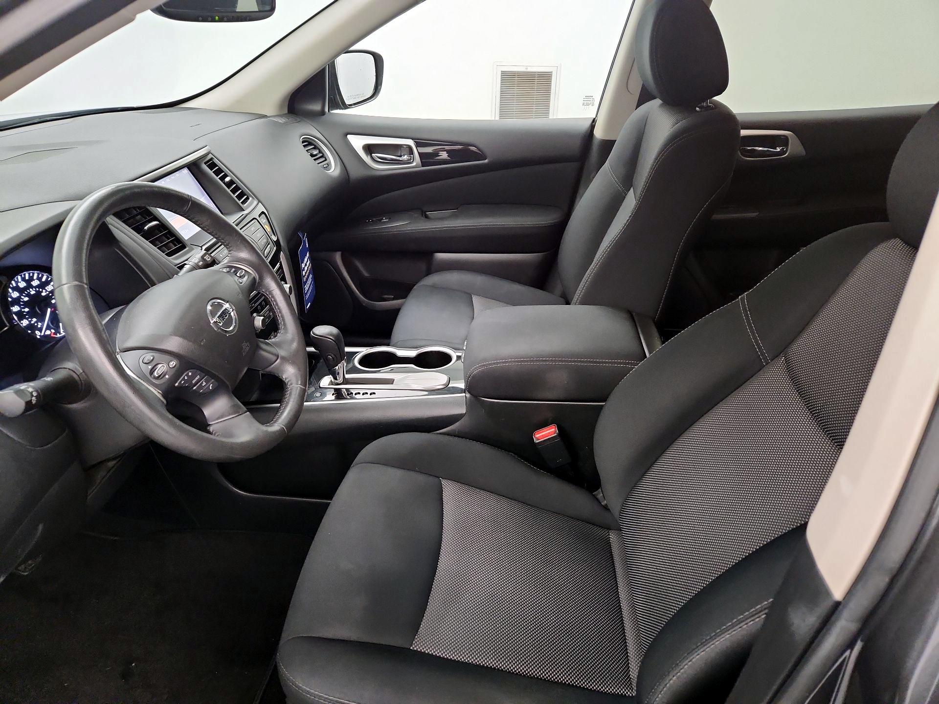 Thumbnail: 2017 Nissan Pathfinder - 11