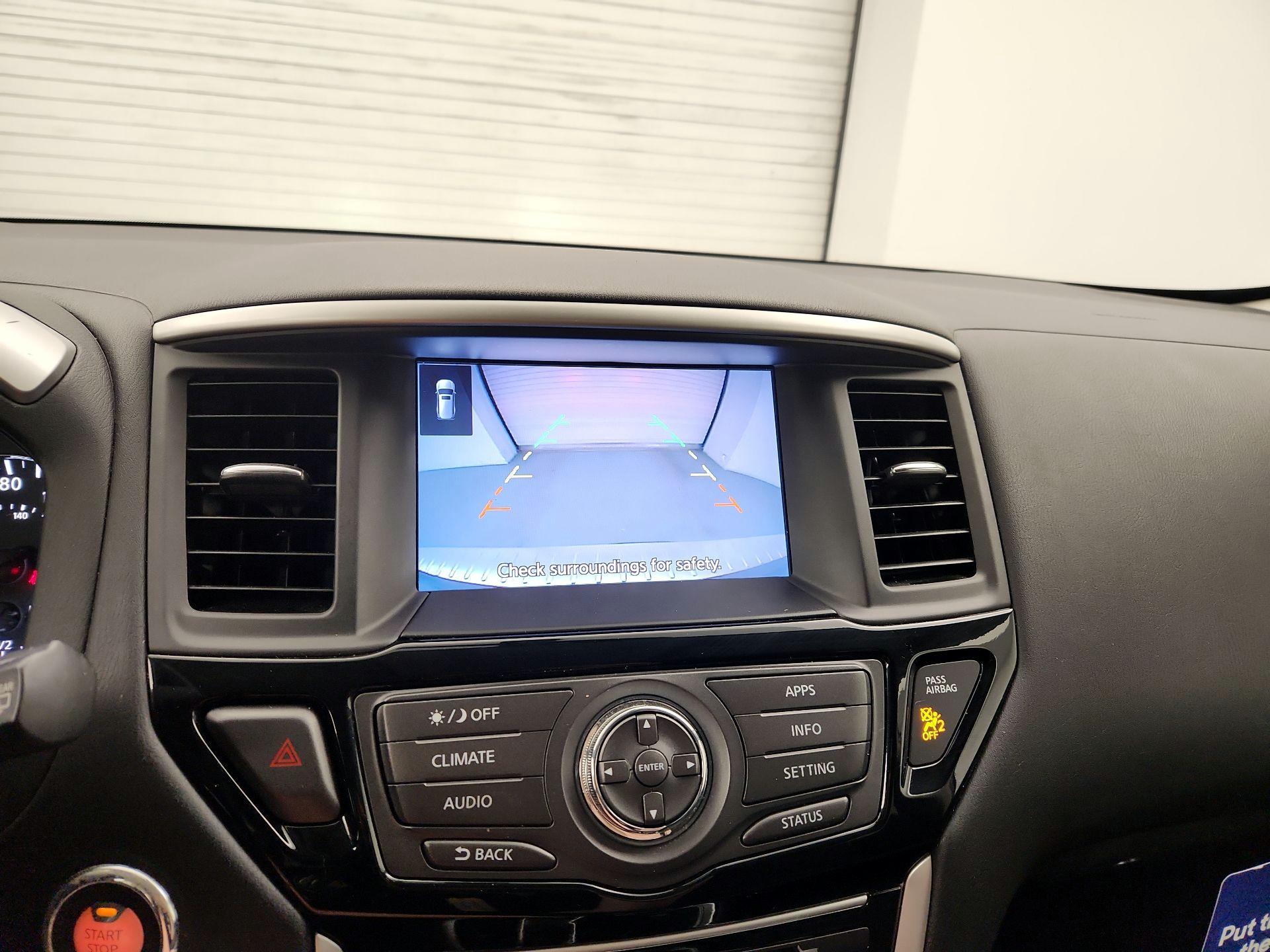 Thumbnail: 2017 Nissan Pathfinder - 14