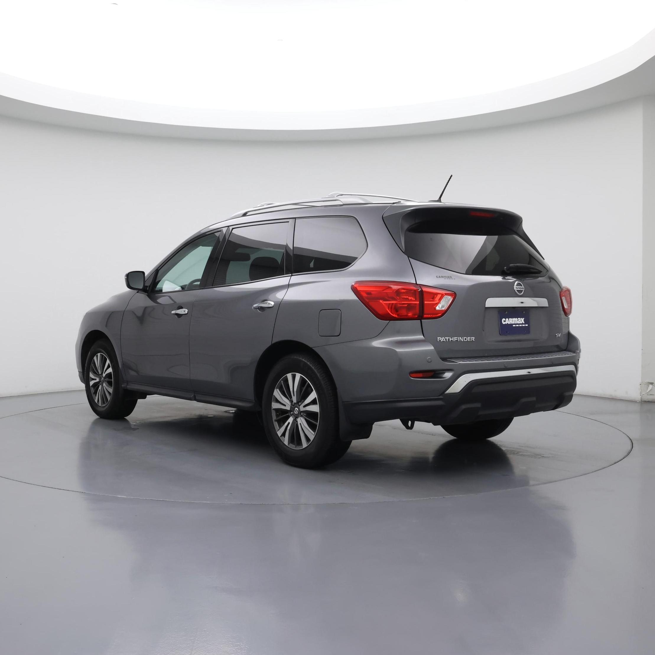 Thumbnail: 2017 Nissan Pathfinder - 2