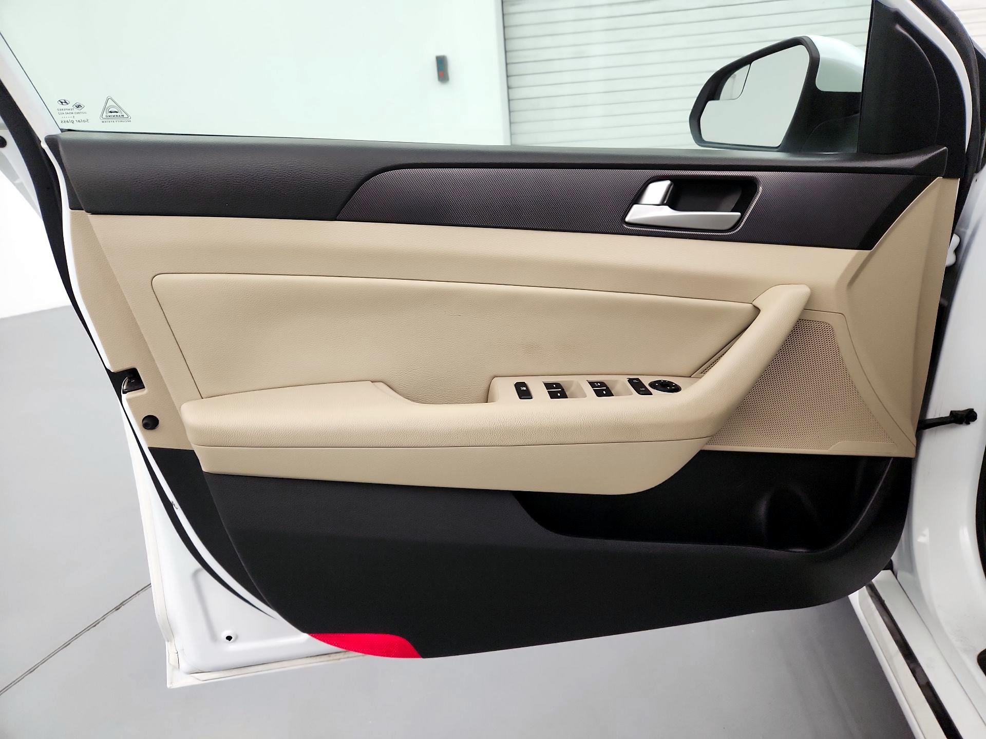 Thumbnail: 2016 Hyundai Sonata - 12