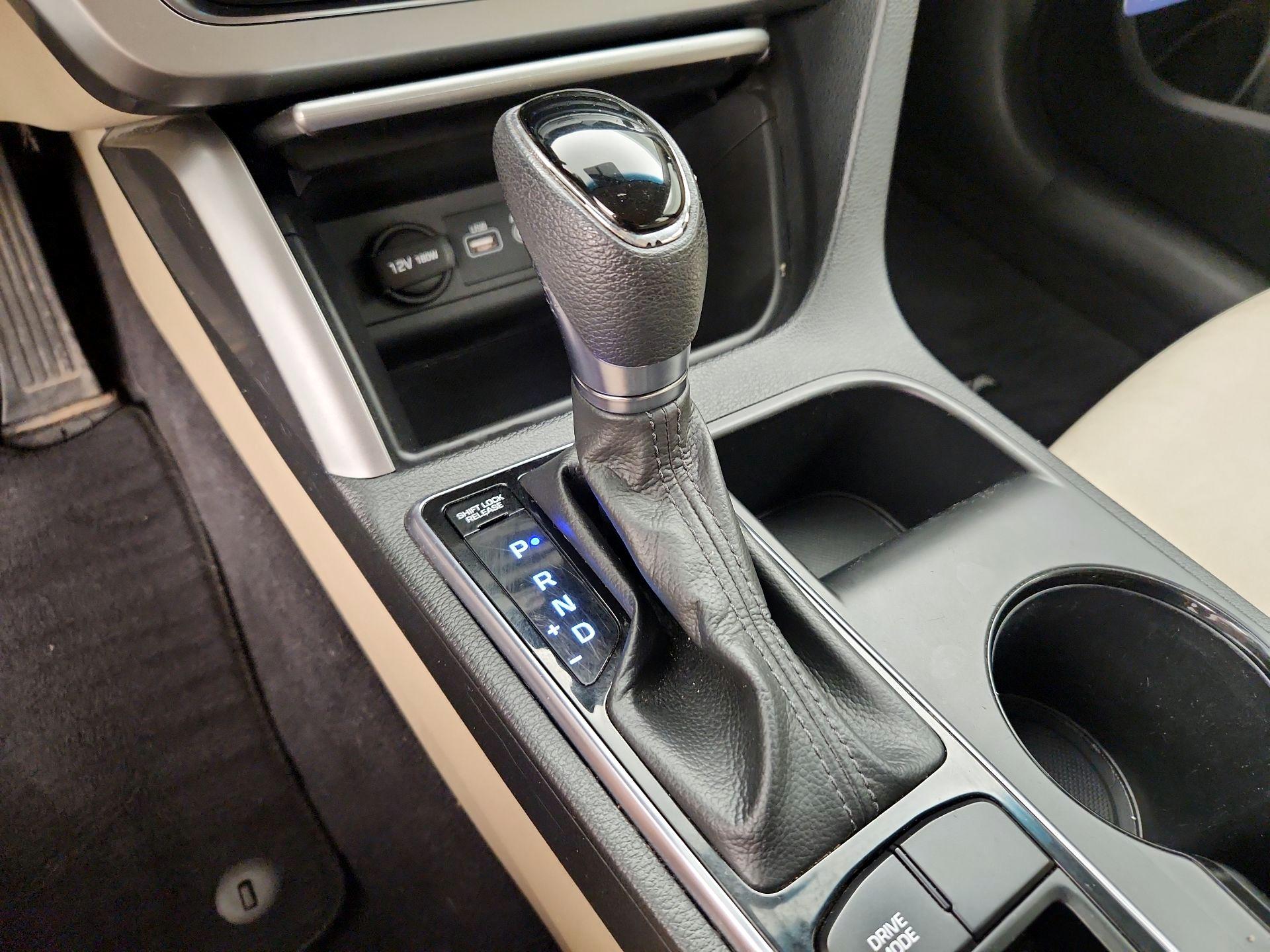 Thumbnail: 2016 Hyundai Sonata - 17