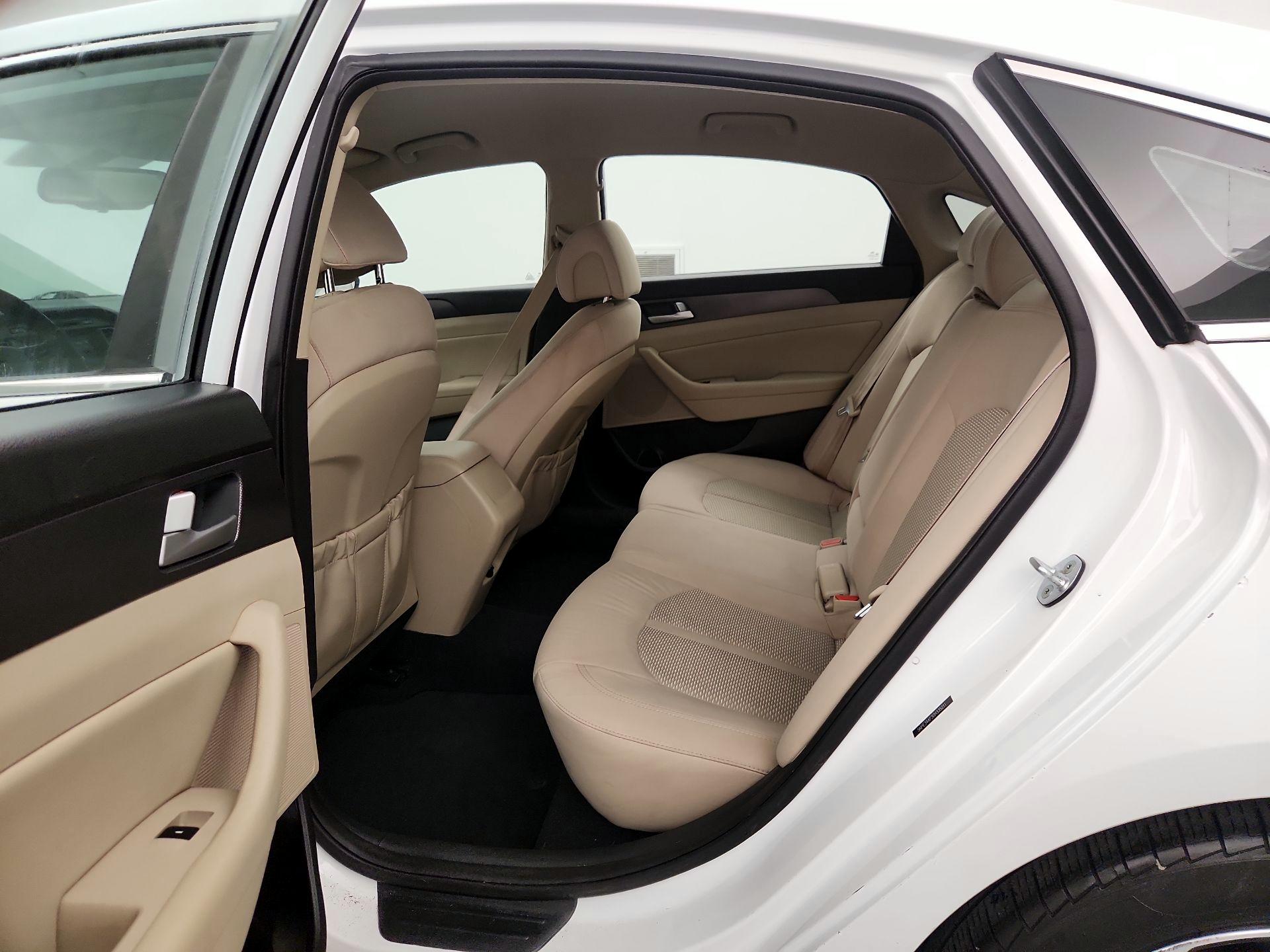 Thumbnail: 2016 Hyundai Sonata - 19