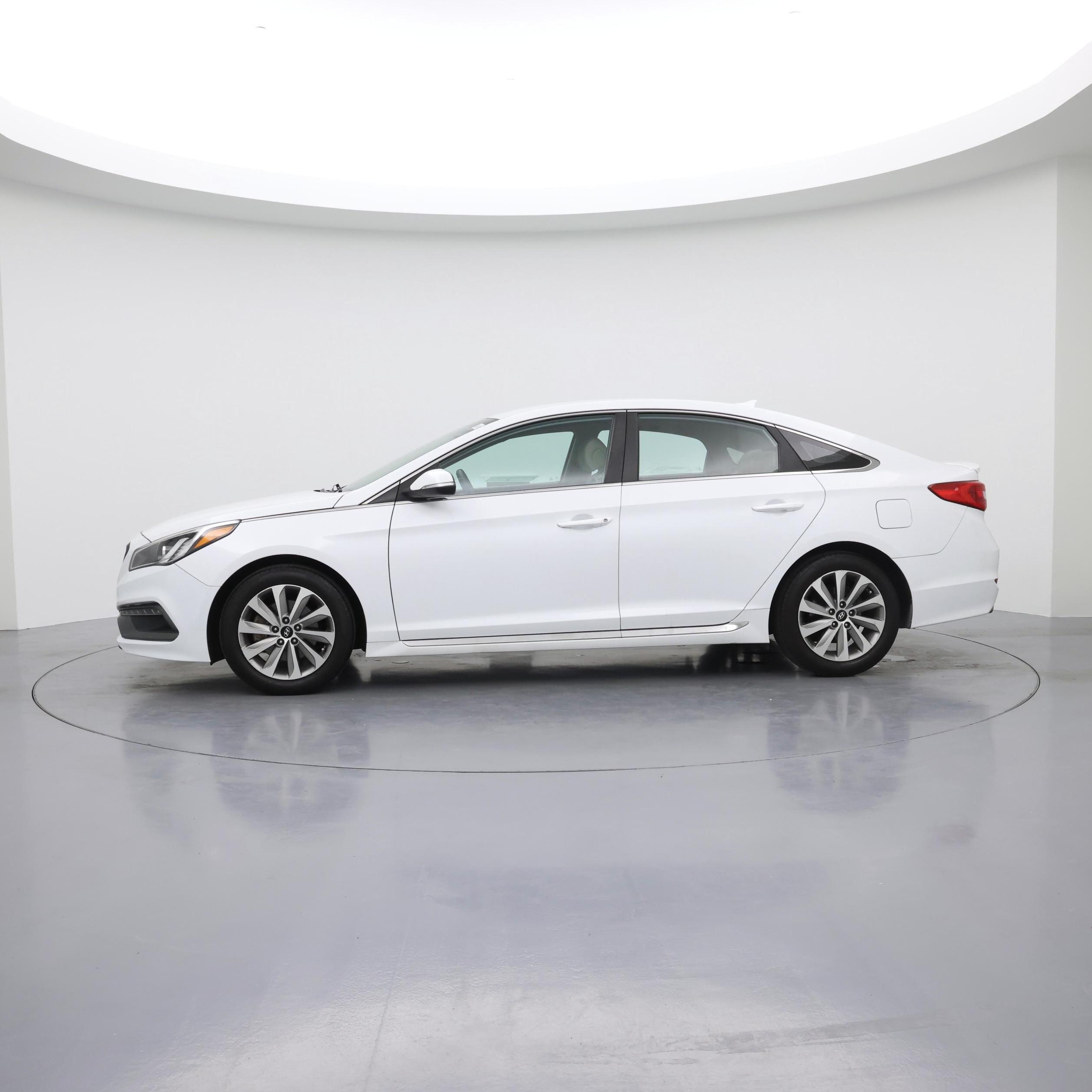Thumbnail: 2016 Hyundai Sonata - 3