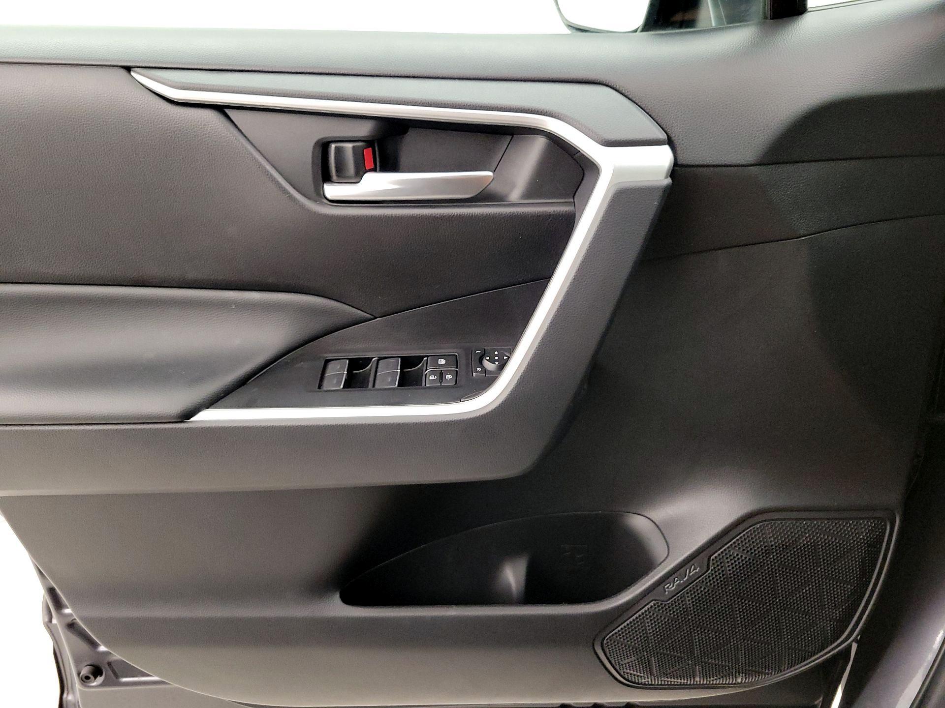 Thumbnail: 2023 Toyota RAV4 - 12