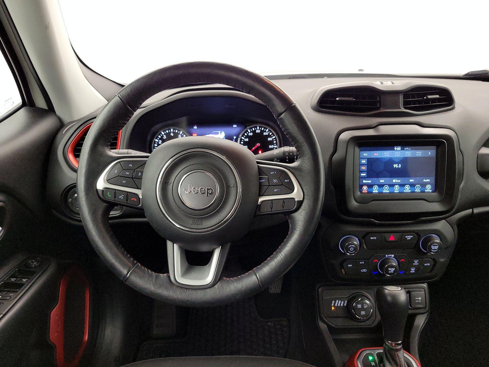 Thumbnail: 2018 Jeep Renegade - 10