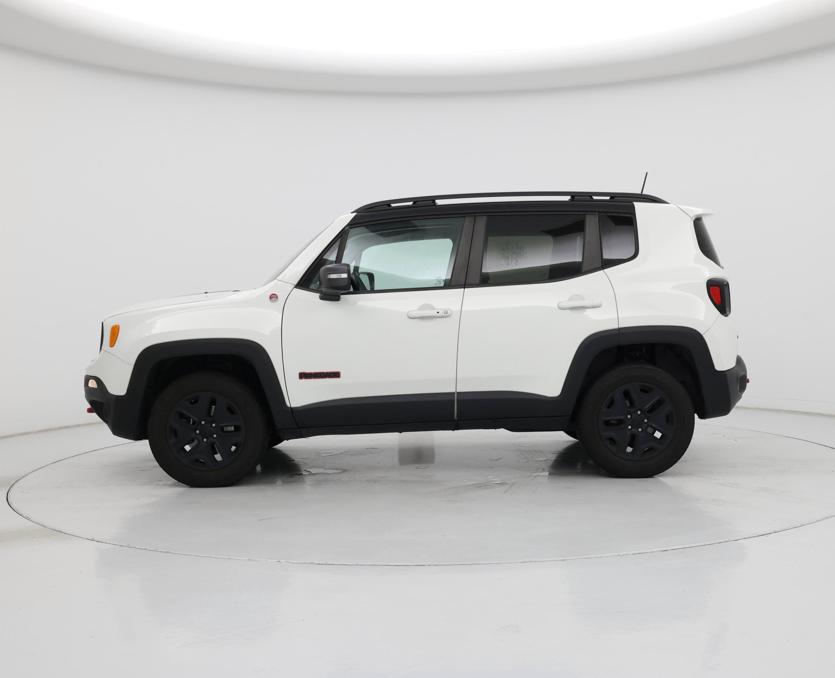 Thumbnail: 2018 Jeep Renegade - 3