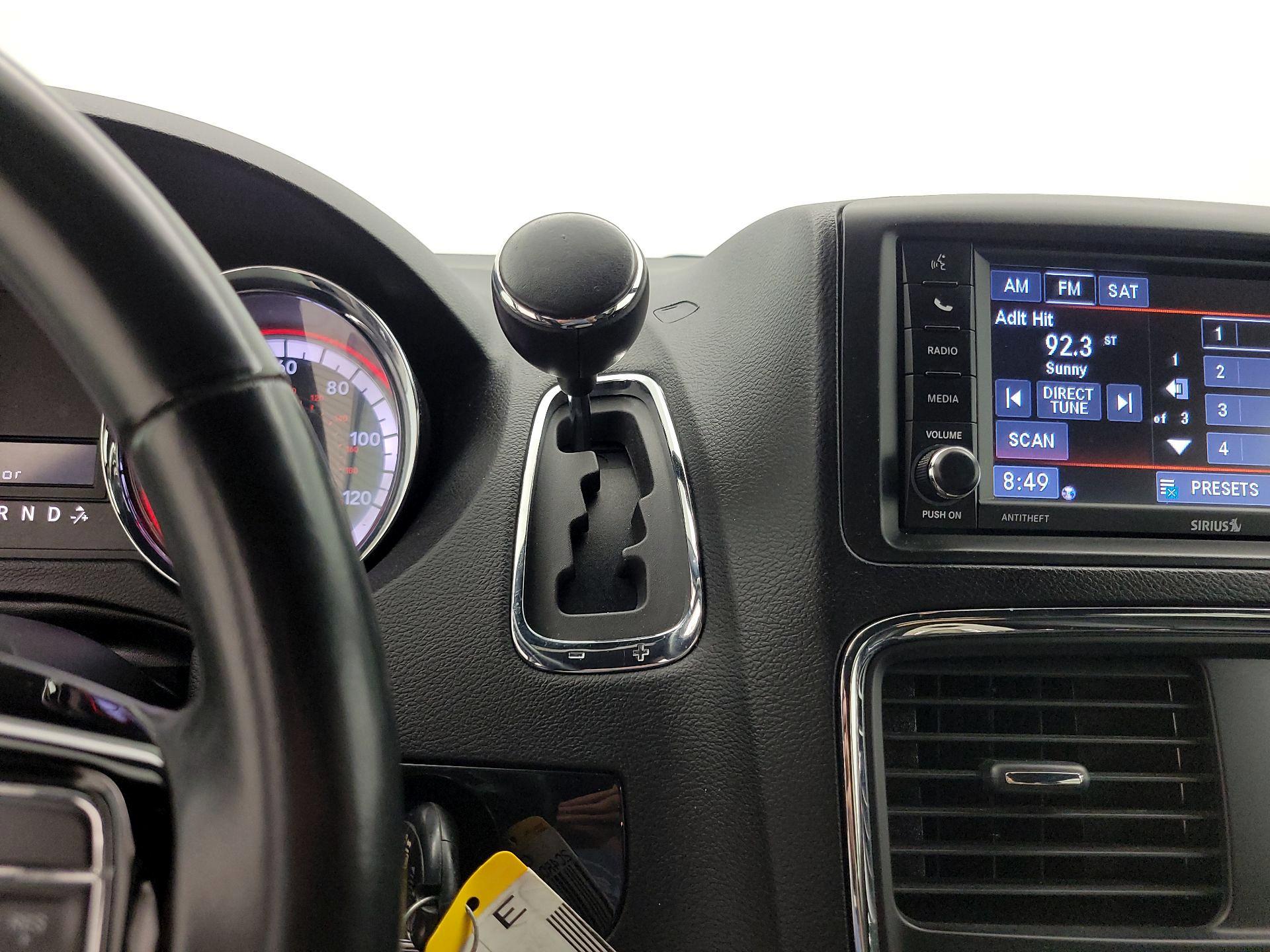 Thumbnail: 2019 Dodge Grand Caravan - 17