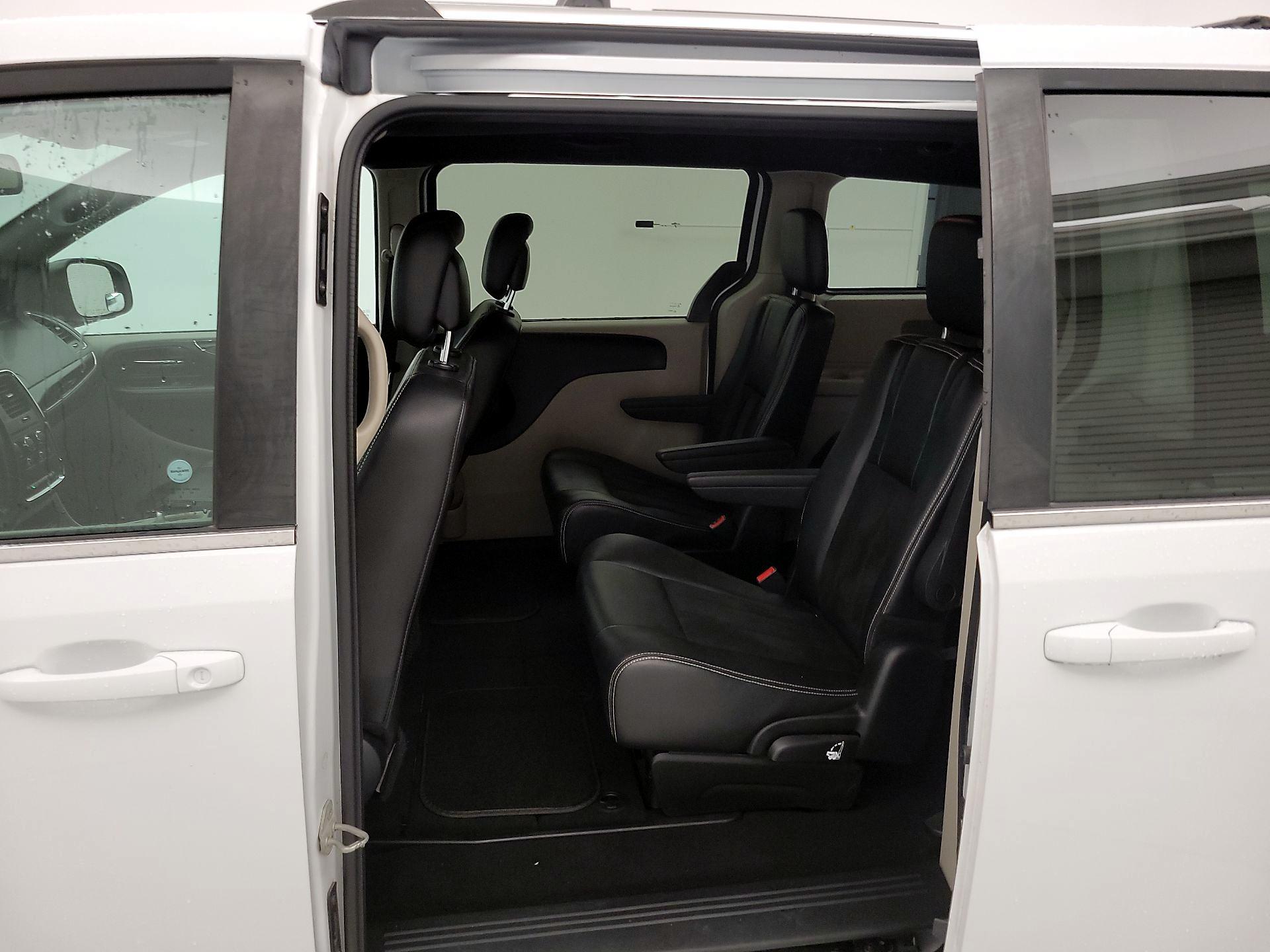 Thumbnail: 2019 Dodge Grand Caravan - 19