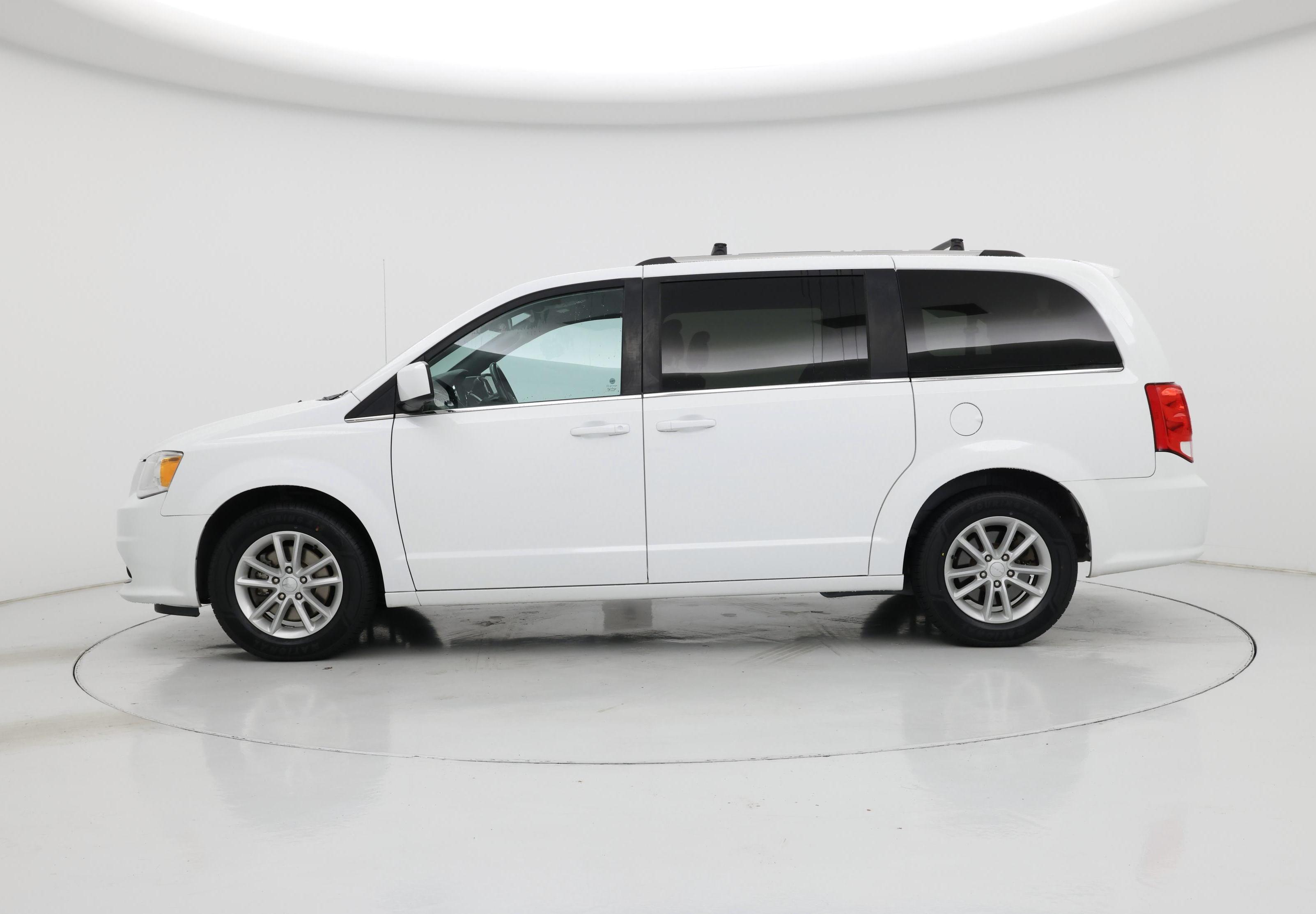 Thumbnail: 2019 Dodge Grand Caravan - 3
