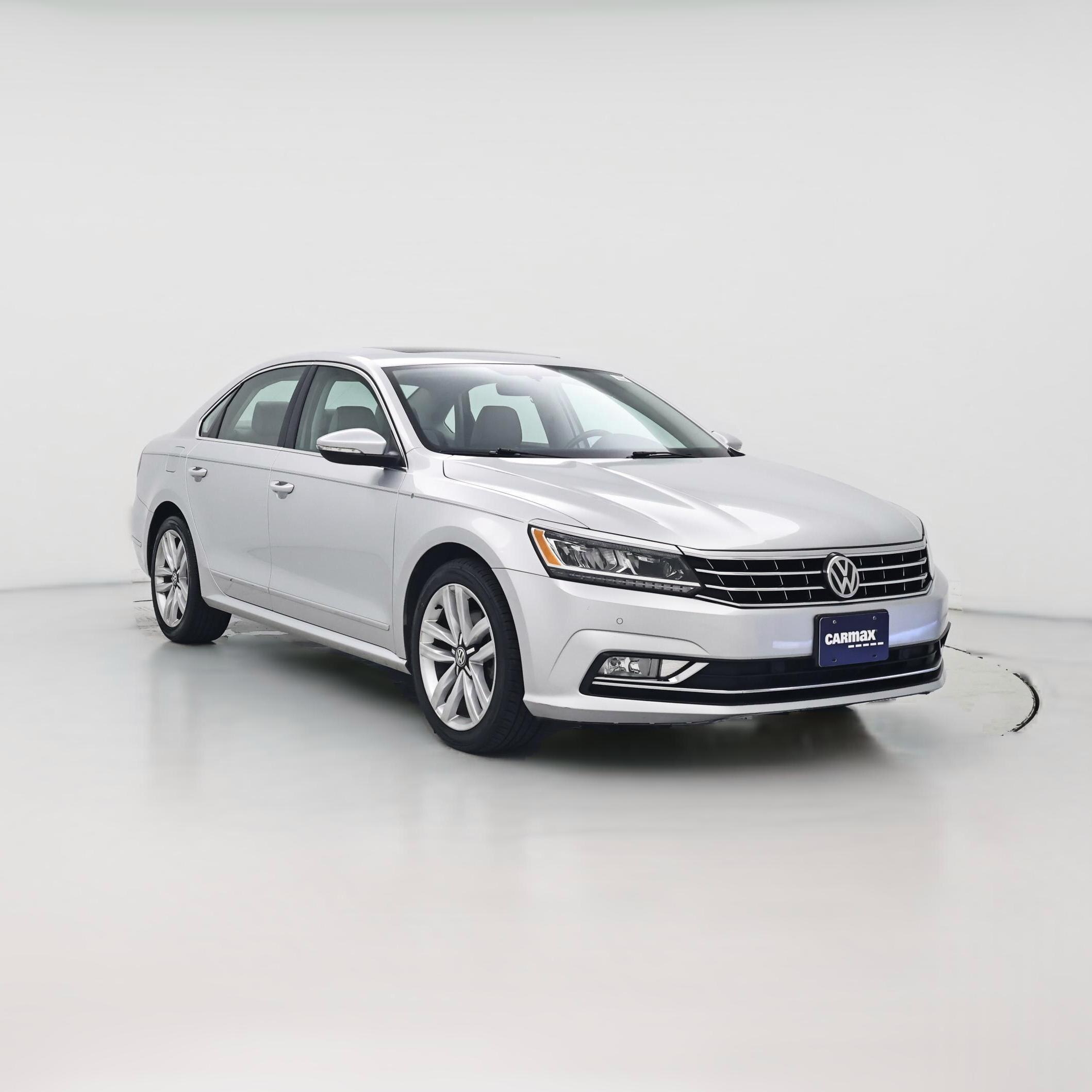 Thumbnail: 2017 Volkswagen Passat - 1