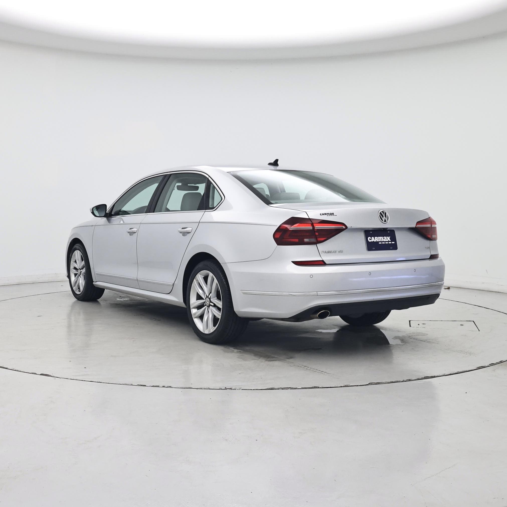Thumbnail: 2017 Volkswagen Passat - 2
