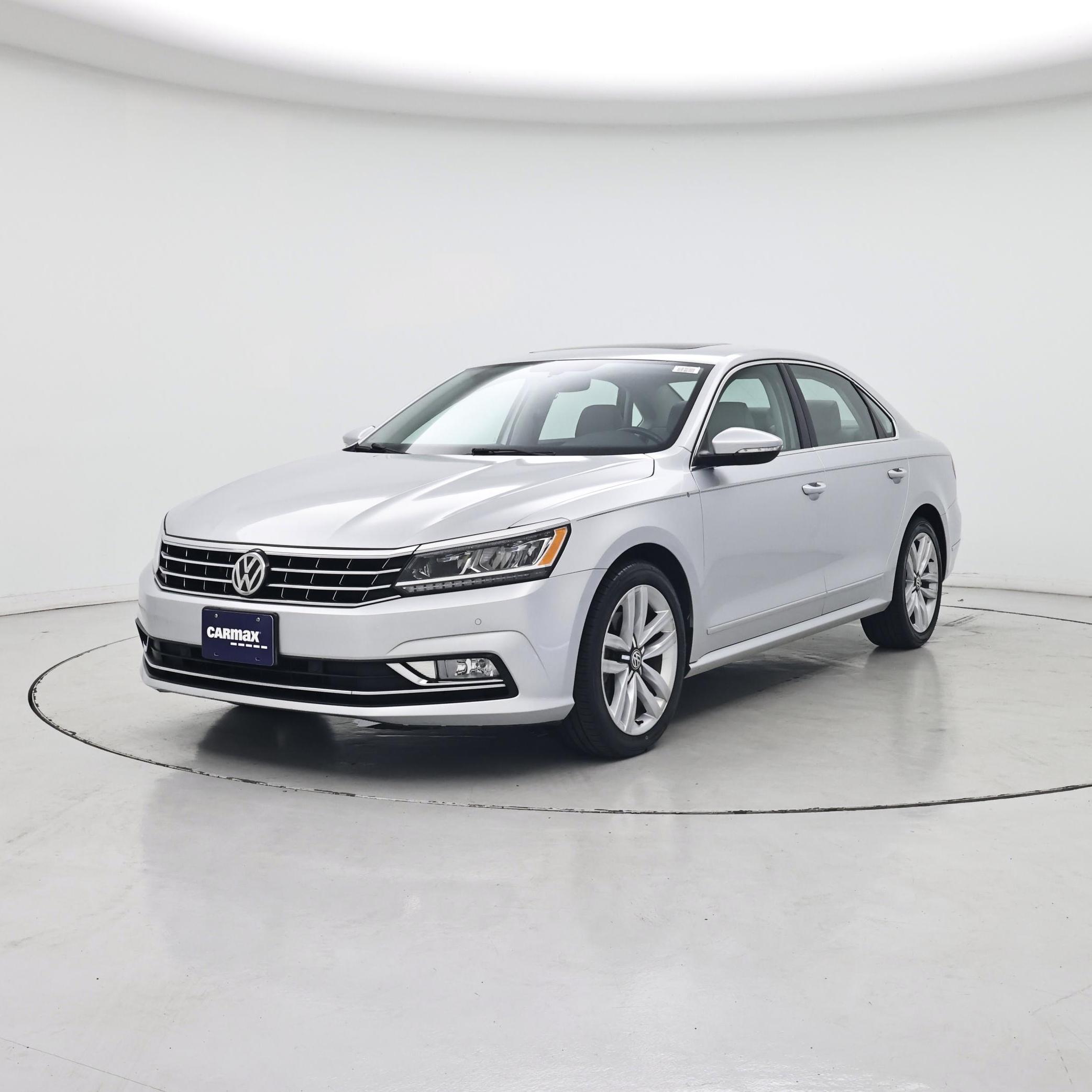 Thumbnail: 2017 Volkswagen Passat - 4