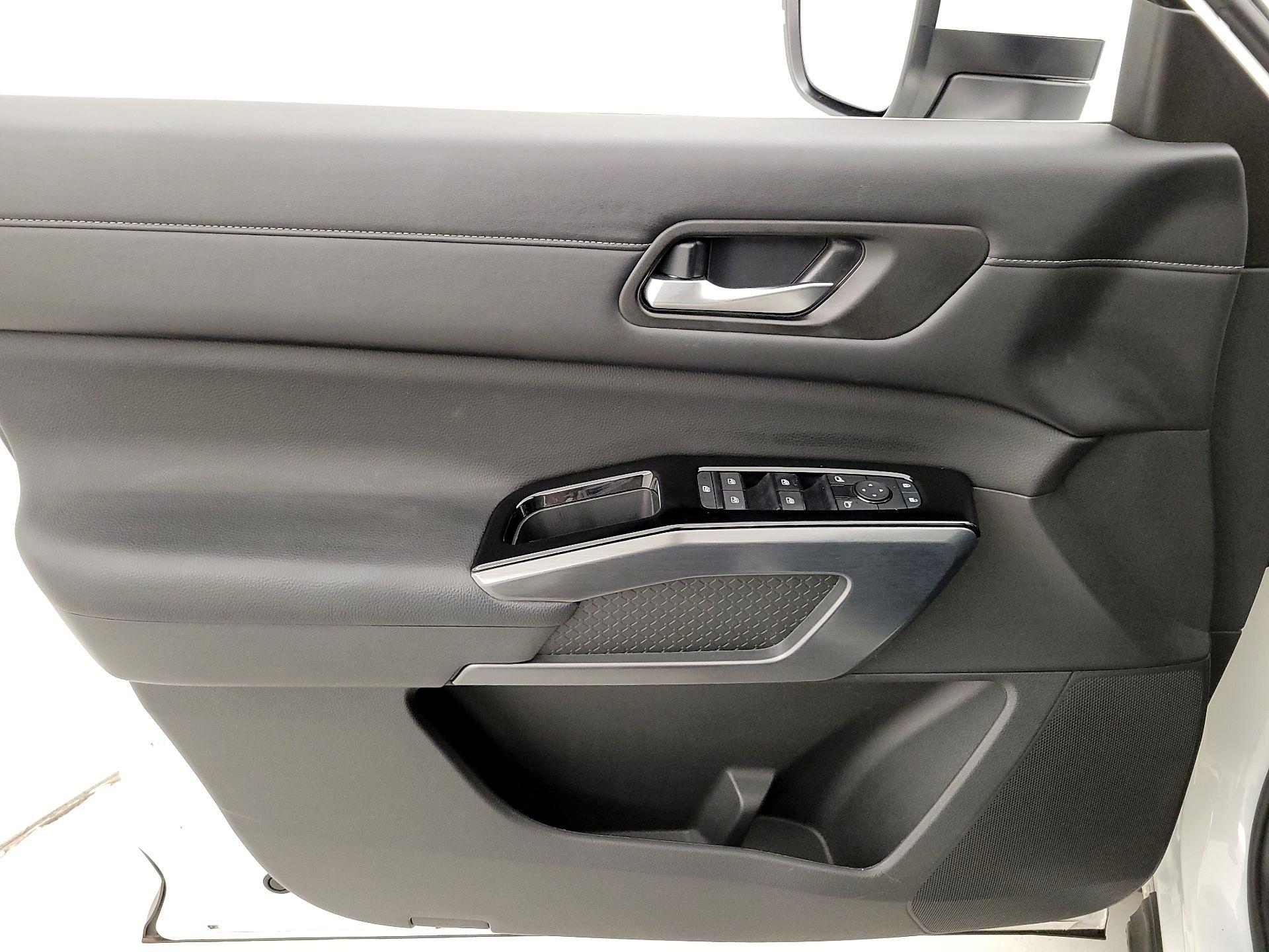 Thumbnail: 2023 Nissan Pathfinder - 12