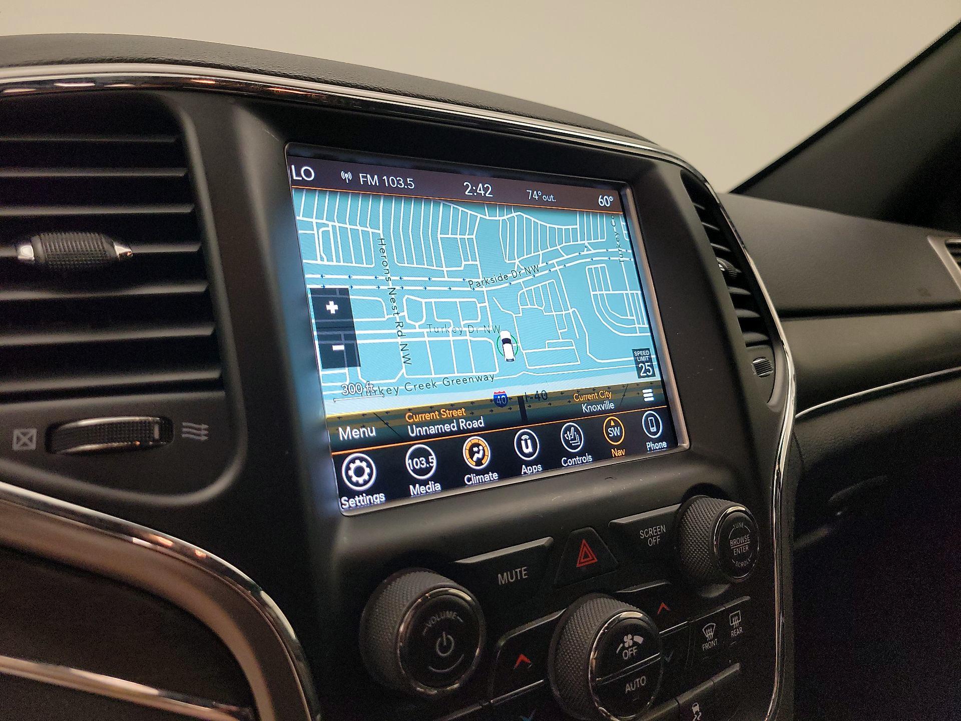 Thumbnail: 2018 Jeep Grand Cherokee - 14