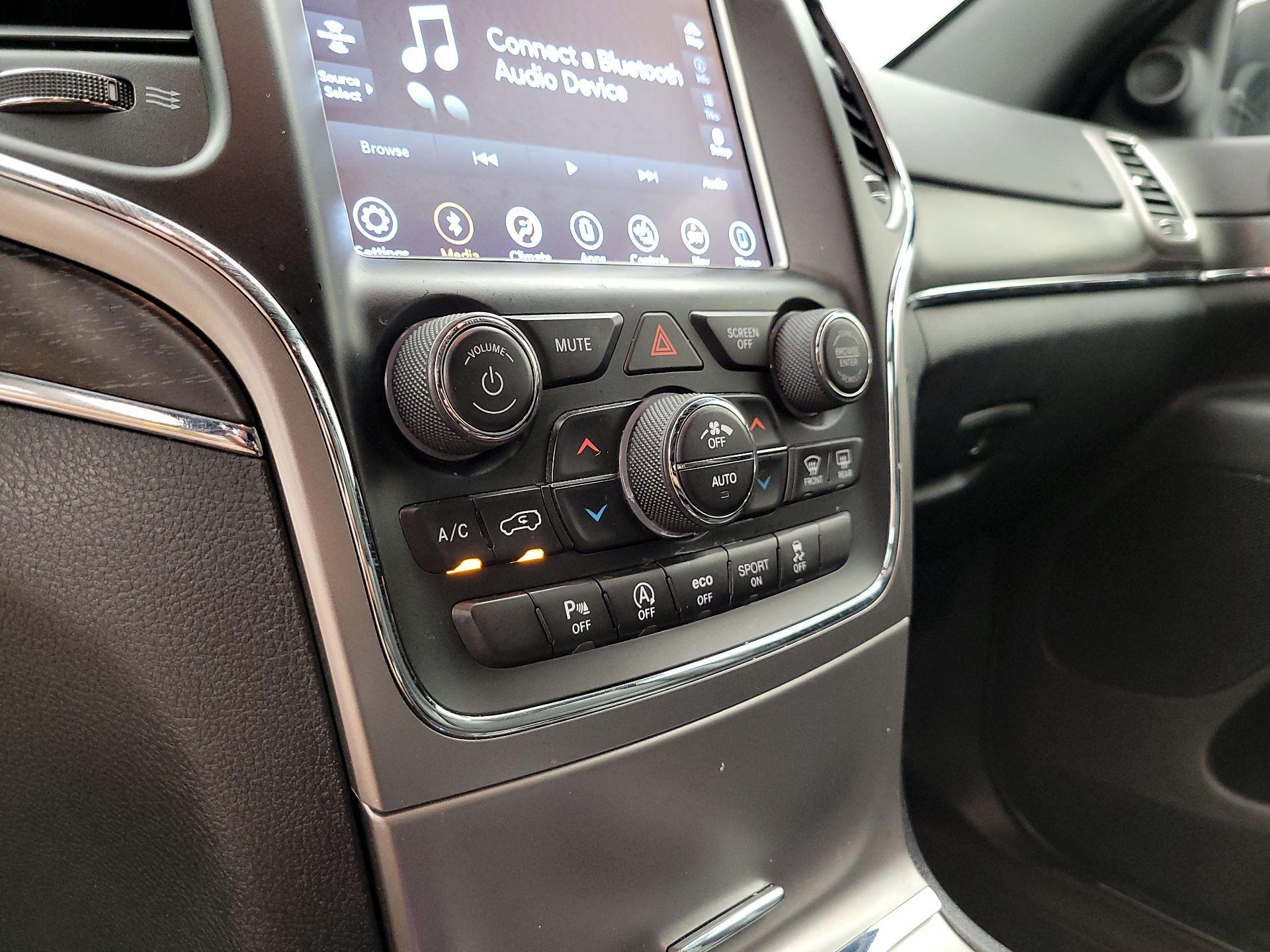 Thumbnail: 2018 Jeep Grand Cherokee - 17