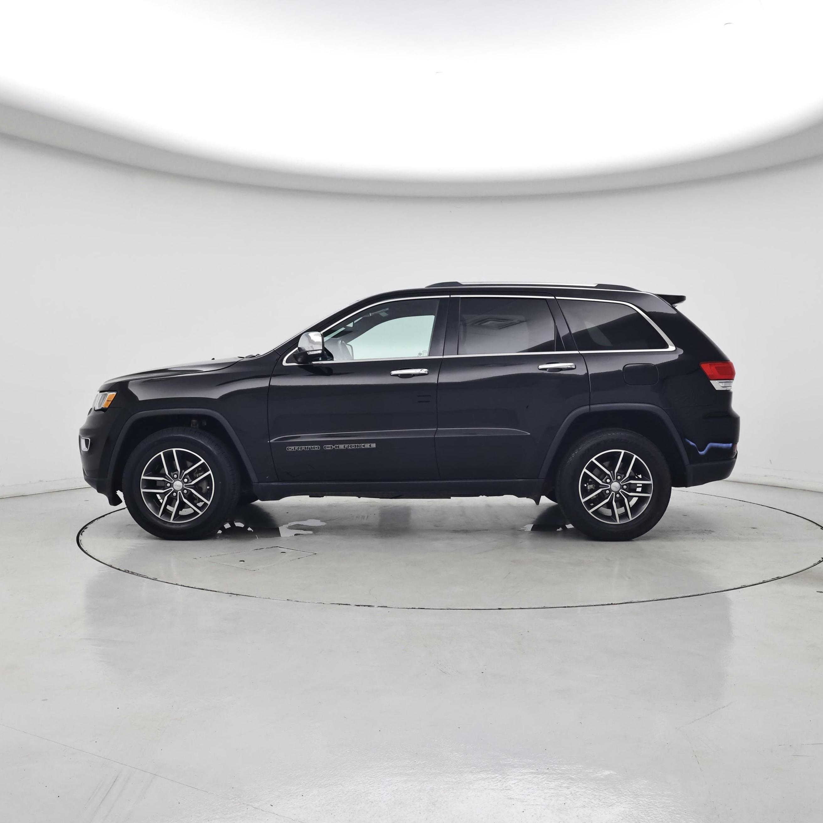 Thumbnail: 2018 Jeep Grand Cherokee - 3