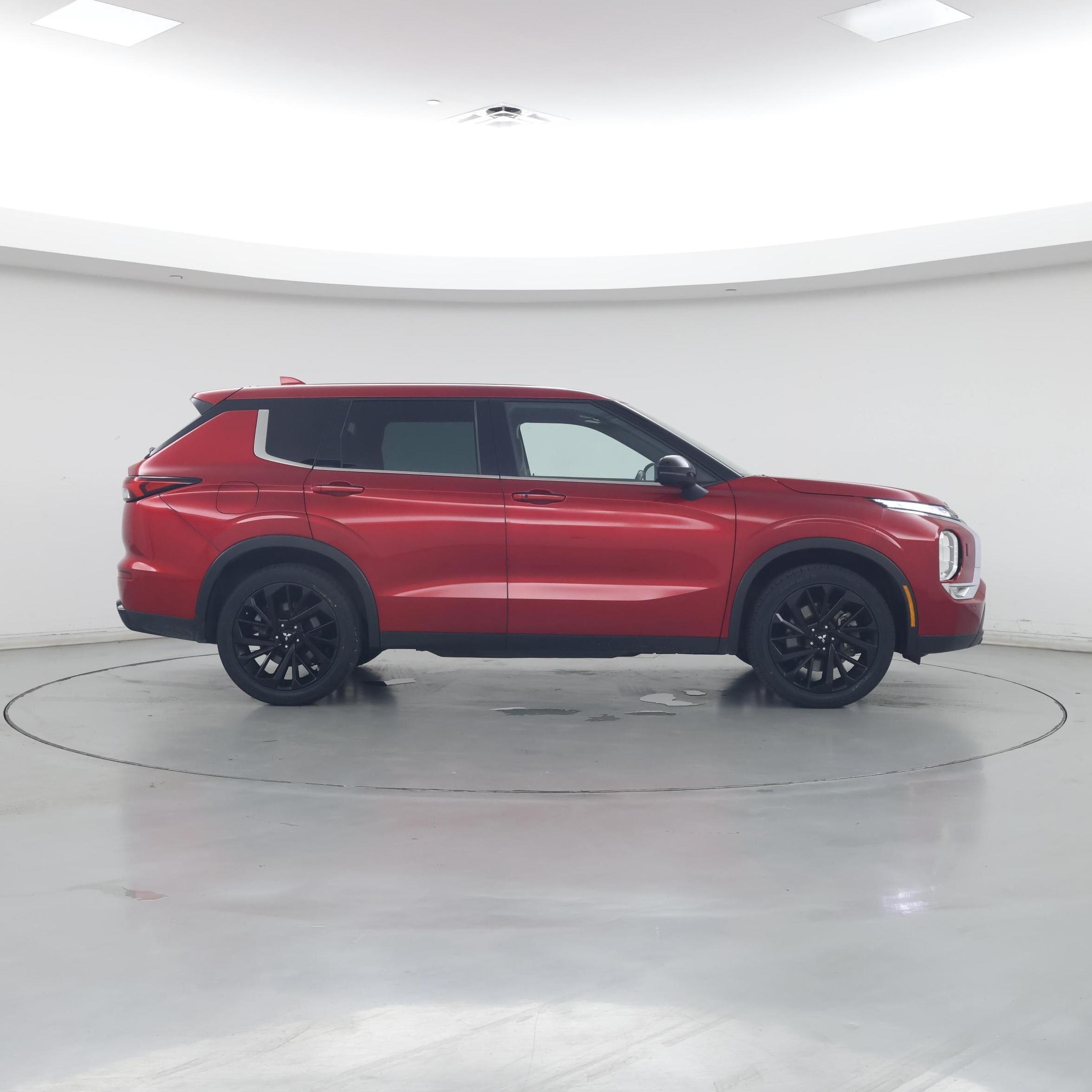 Thumbnail: 2023 Mitsubishi Outlander - 7