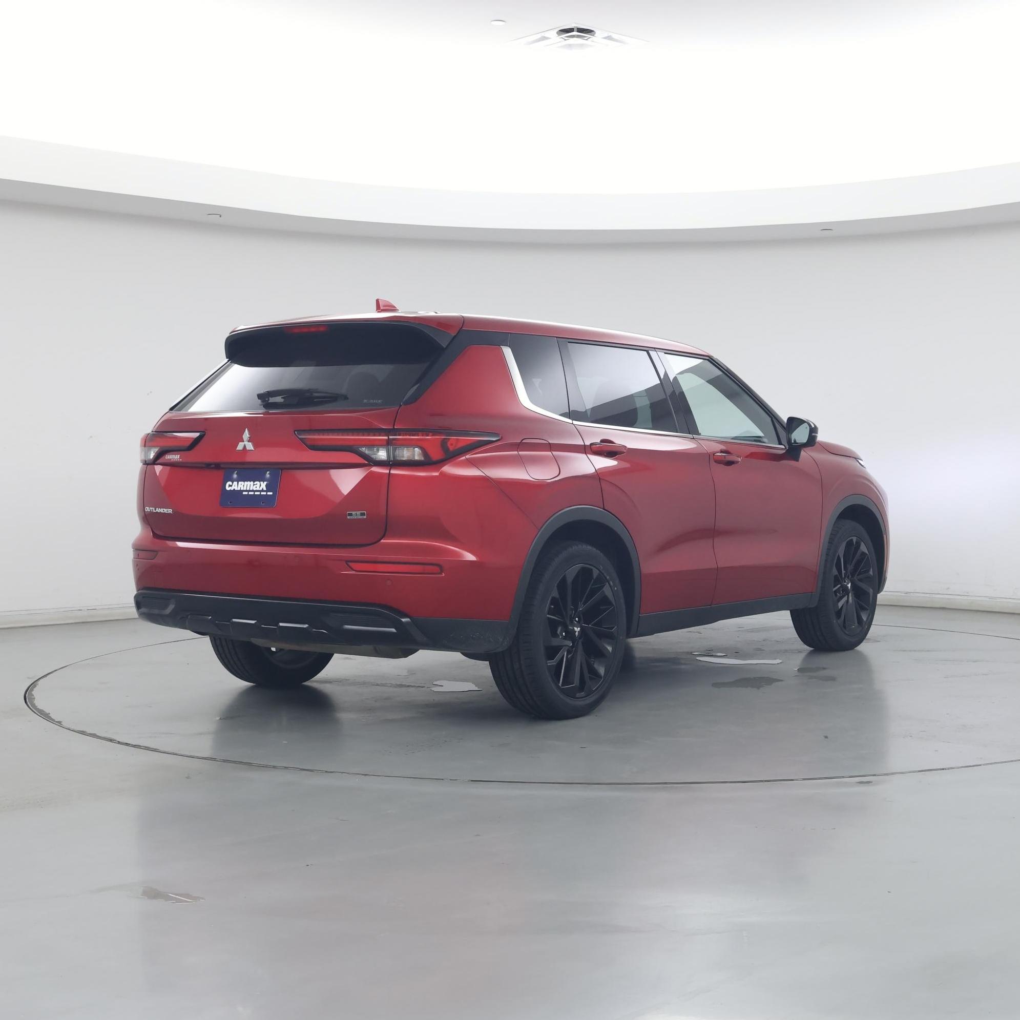 Thumbnail: 2023 Mitsubishi Outlander - 8