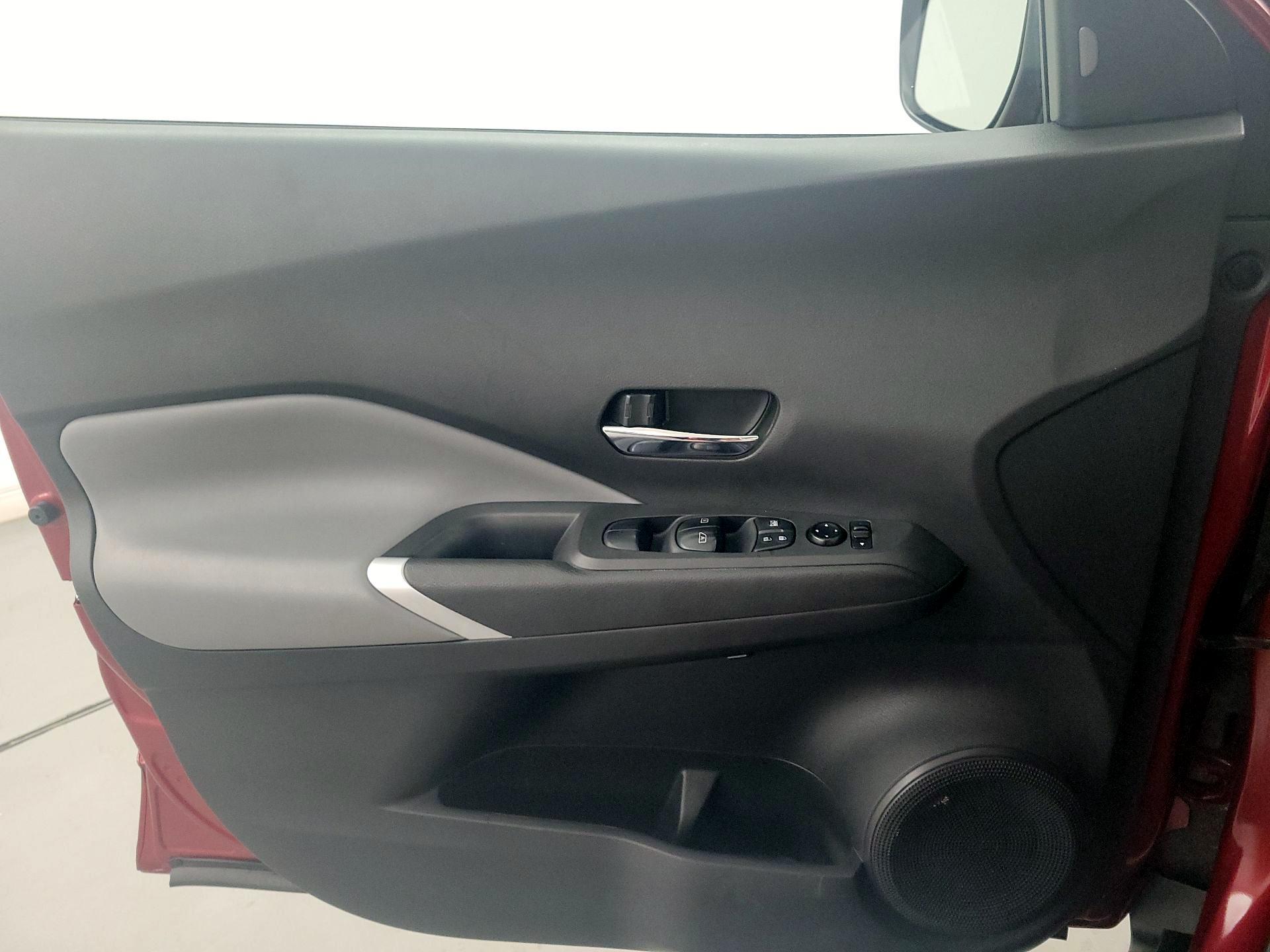 Thumbnail: 2021 Nissan Kicks - 12