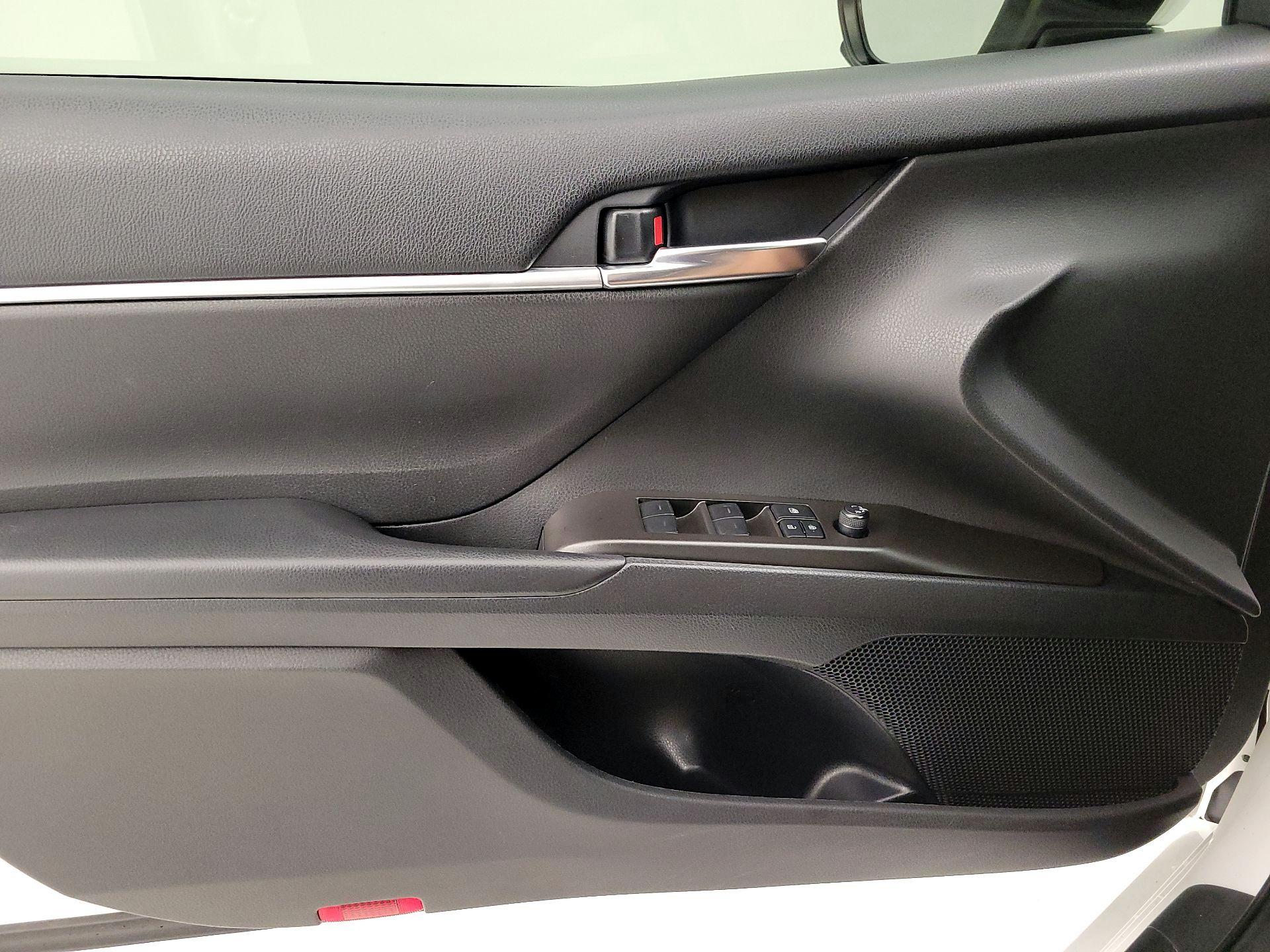 Thumbnail: 2022 Toyota Camry - 12