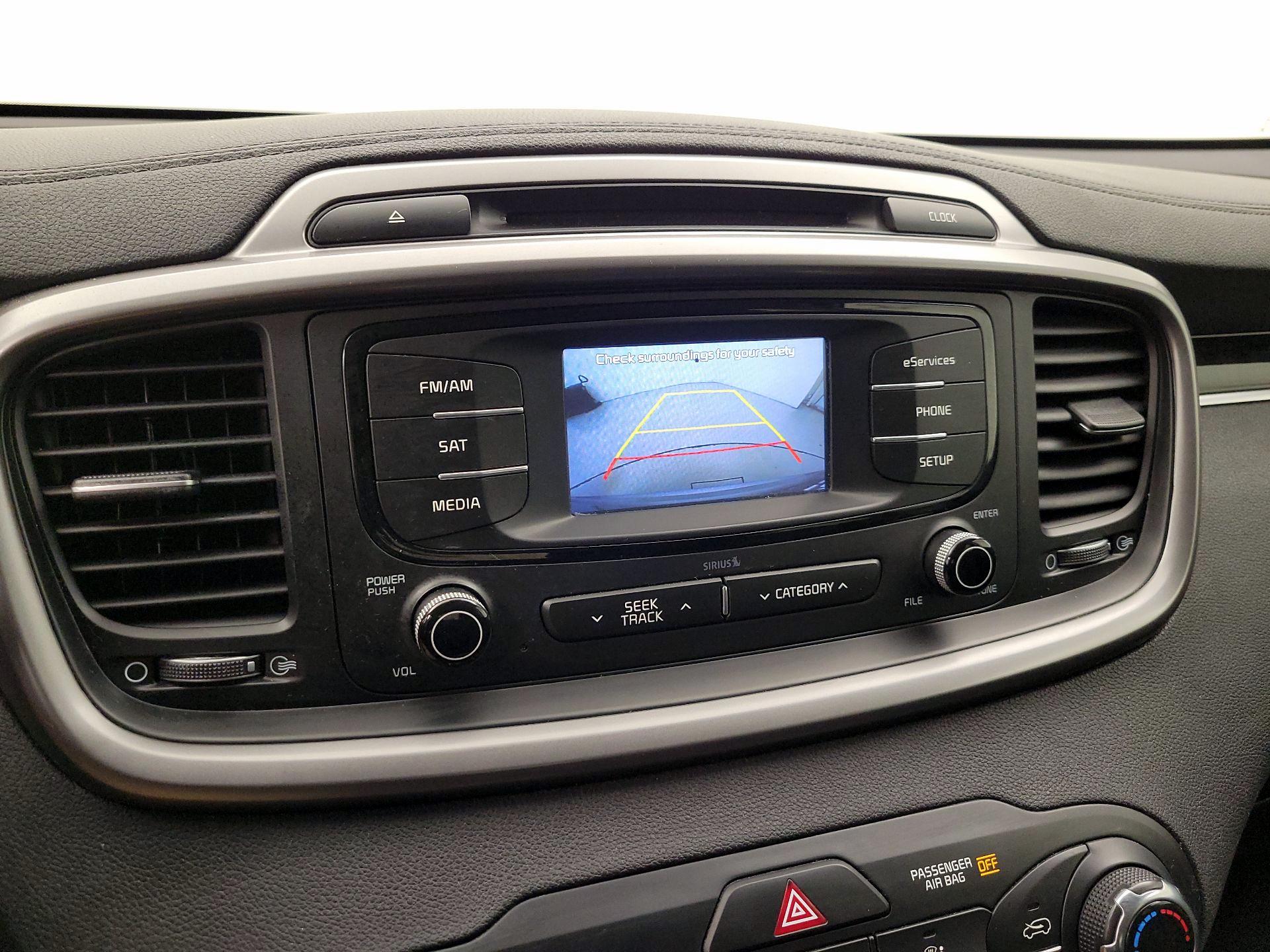 Thumbnail: 2016 Kia Sorento - 14