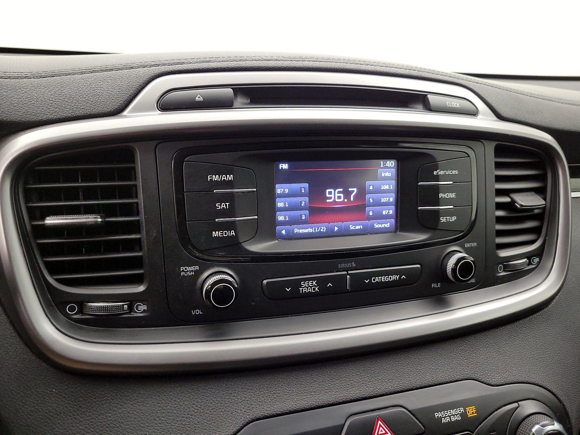 Thumbnail: 2016 Kia Sorento - 15