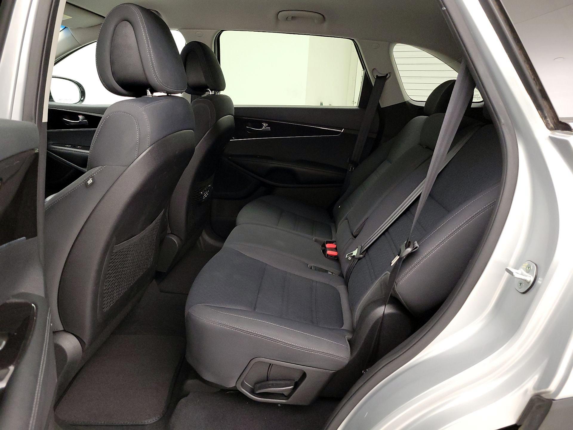 Thumbnail: 2016 Kia Sorento - 19